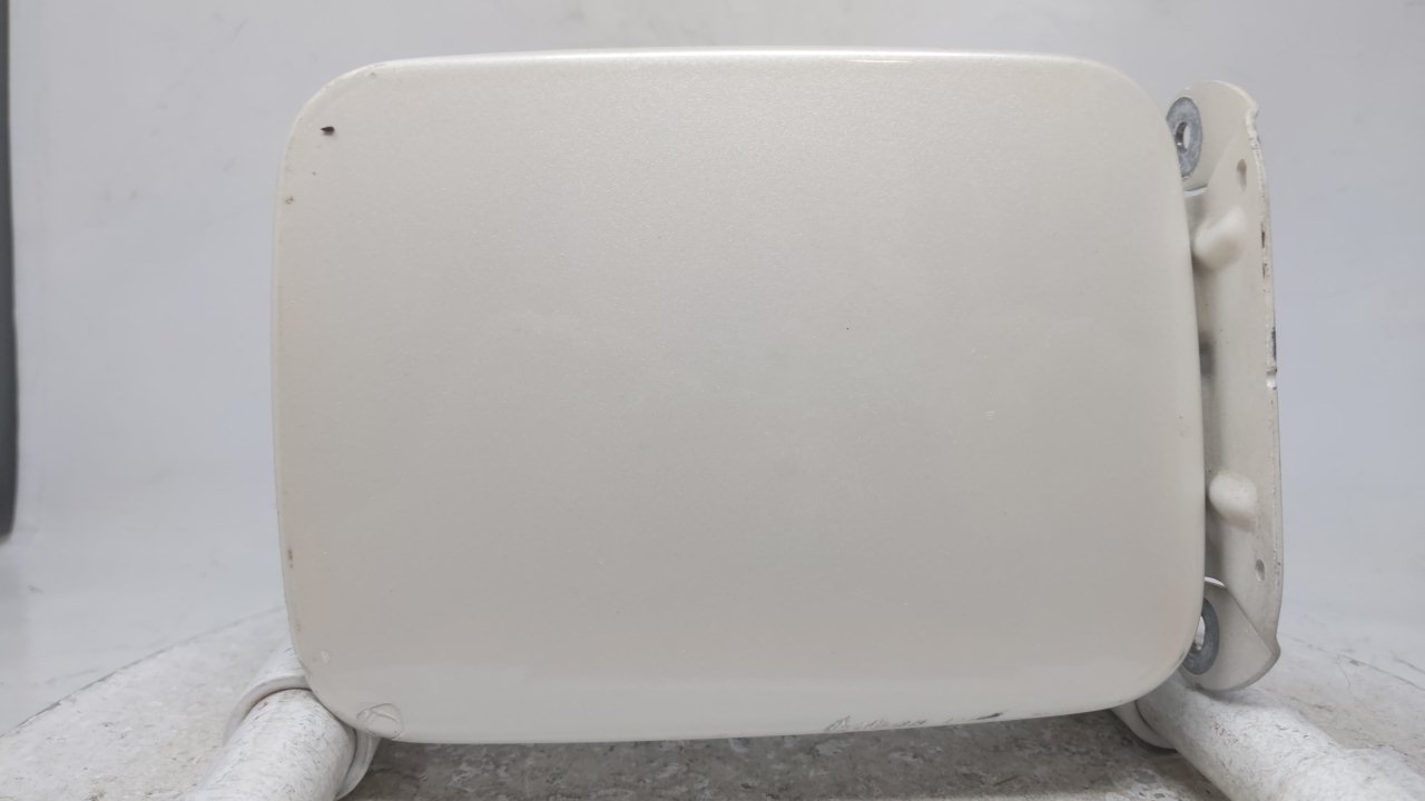 2003-2007 Cadillac Cts Fuel Tank Door Lid Gas Tank 45897 - Oemusedautoparts1.com