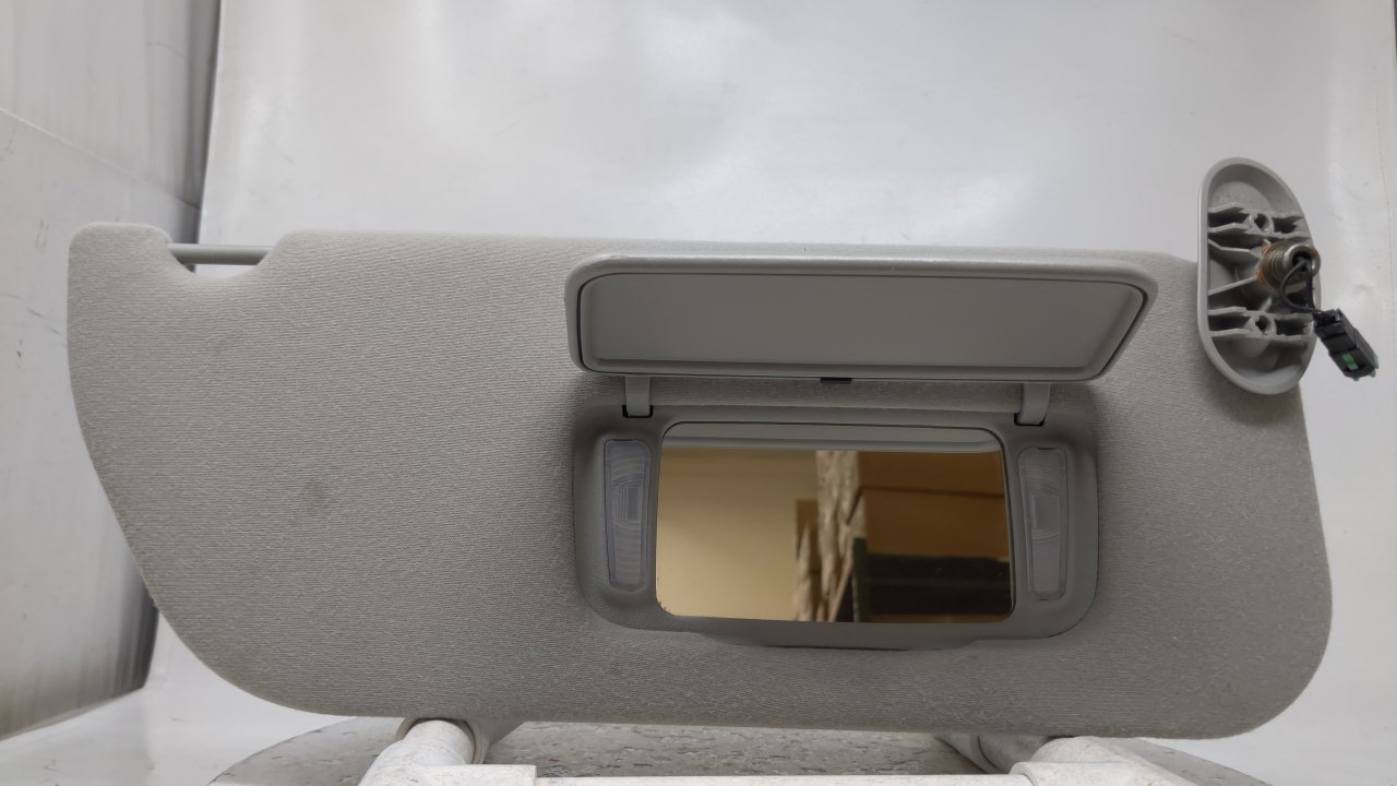 Picture of 2004 Mercury Mercury Passenger Sun Visor Mirror Right Sunvisor Gray 45934