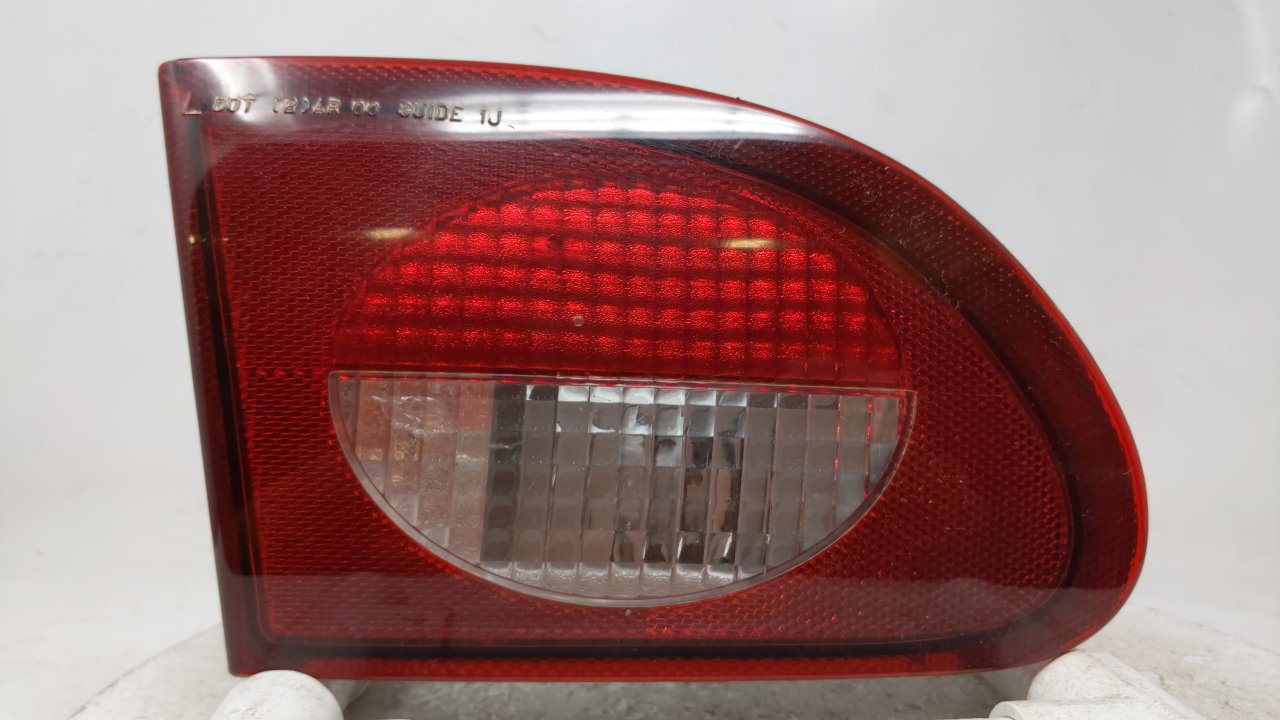2000-2002 Chevrolet Cavalier Driver Left Side Tail Light Taillight Oem 46004 - Oemusedautoparts1.com