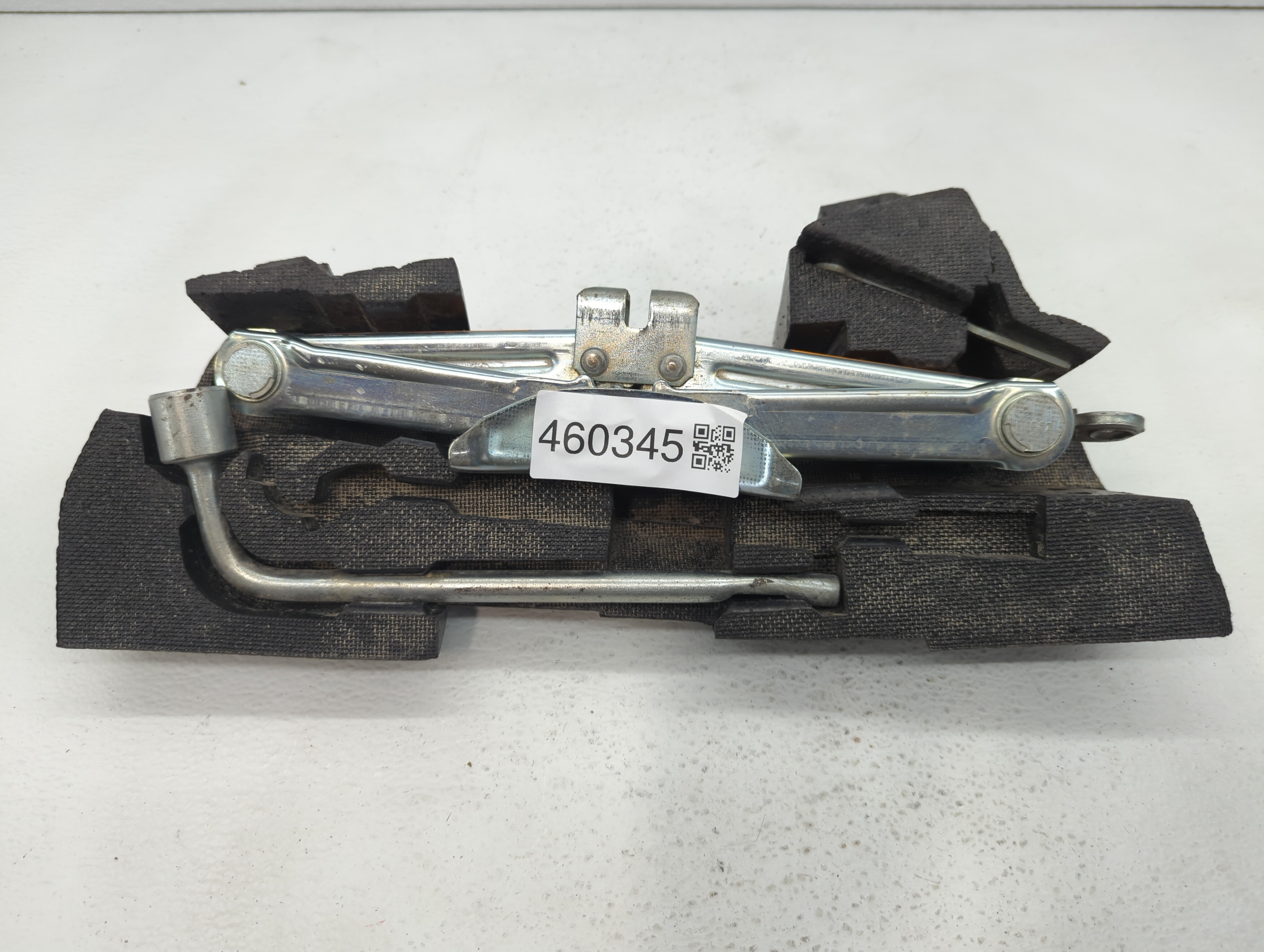 2009 Infiniti M45 Spare Scissor Car Jack 460345 - Oemusedautoparts1.com