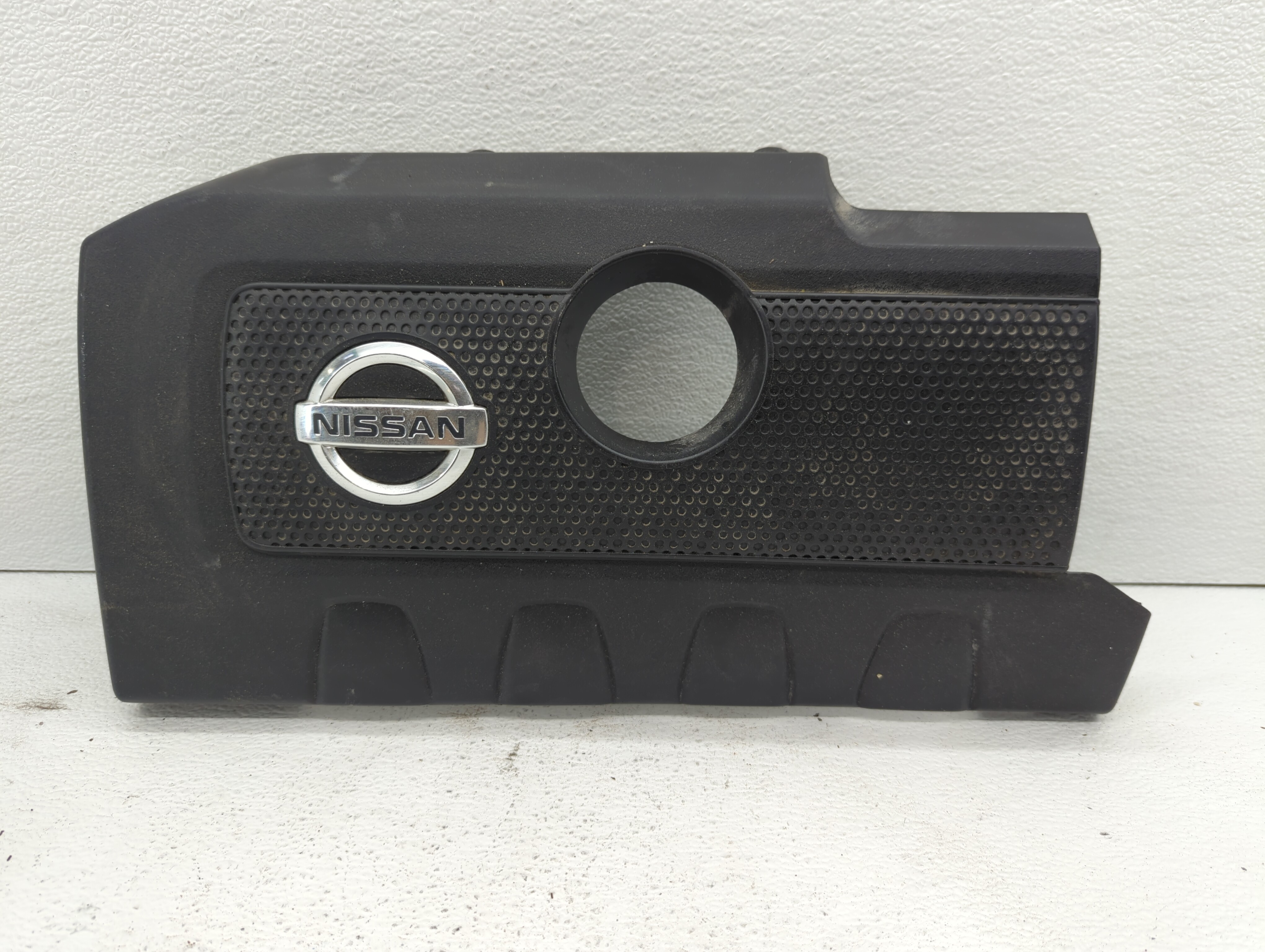 Picture of 2015 Nissan Sentra Engine Cover 461096