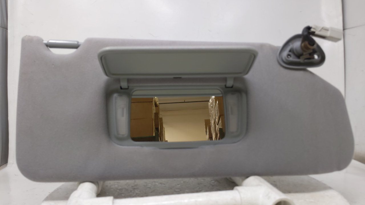 Picture of 1998 Honda Accord Passenger Sun Visor Mirror Right Sunvisor Gray 46125