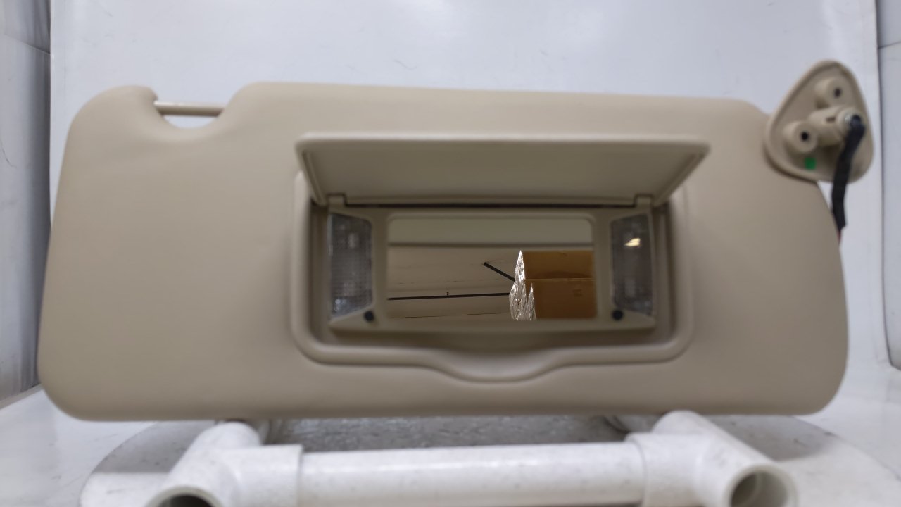 2004-2009 Cadillac Srx Passenger Right Sun Visor Sunvisor Tan 46146 - Oemusedautoparts1.com