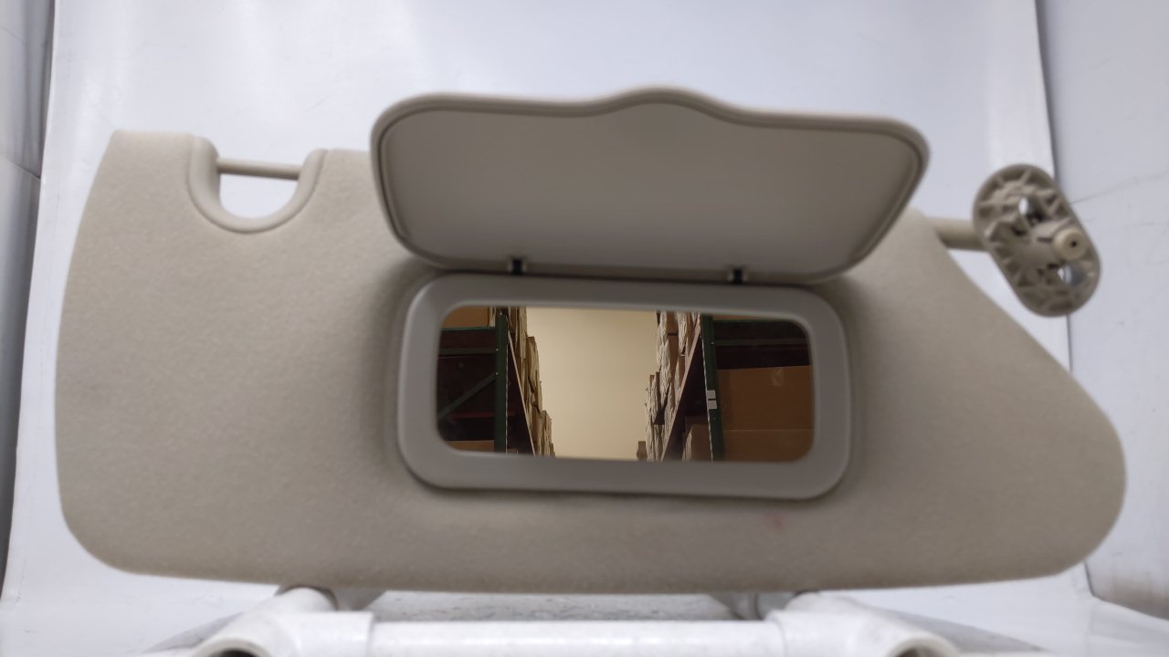 2004-2007 Chrysler Pacifica Passenger Right Sun Visor Sunvisor Beige 46160 - Oemusedautoparts1.com