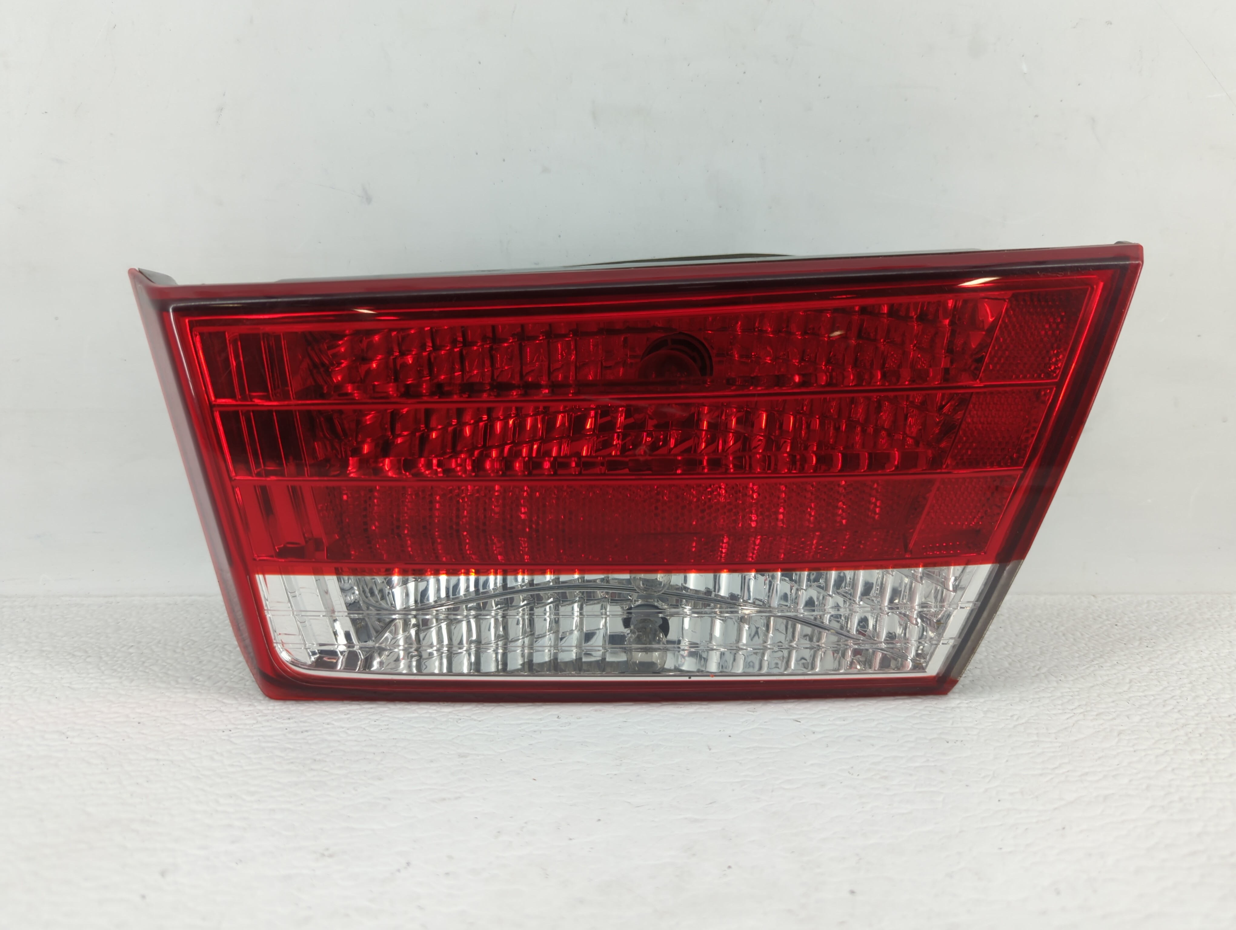 Picture of 2006-2008 Hyundai Sonata Passenger Right Side Tail Light Taillight Oem 462972