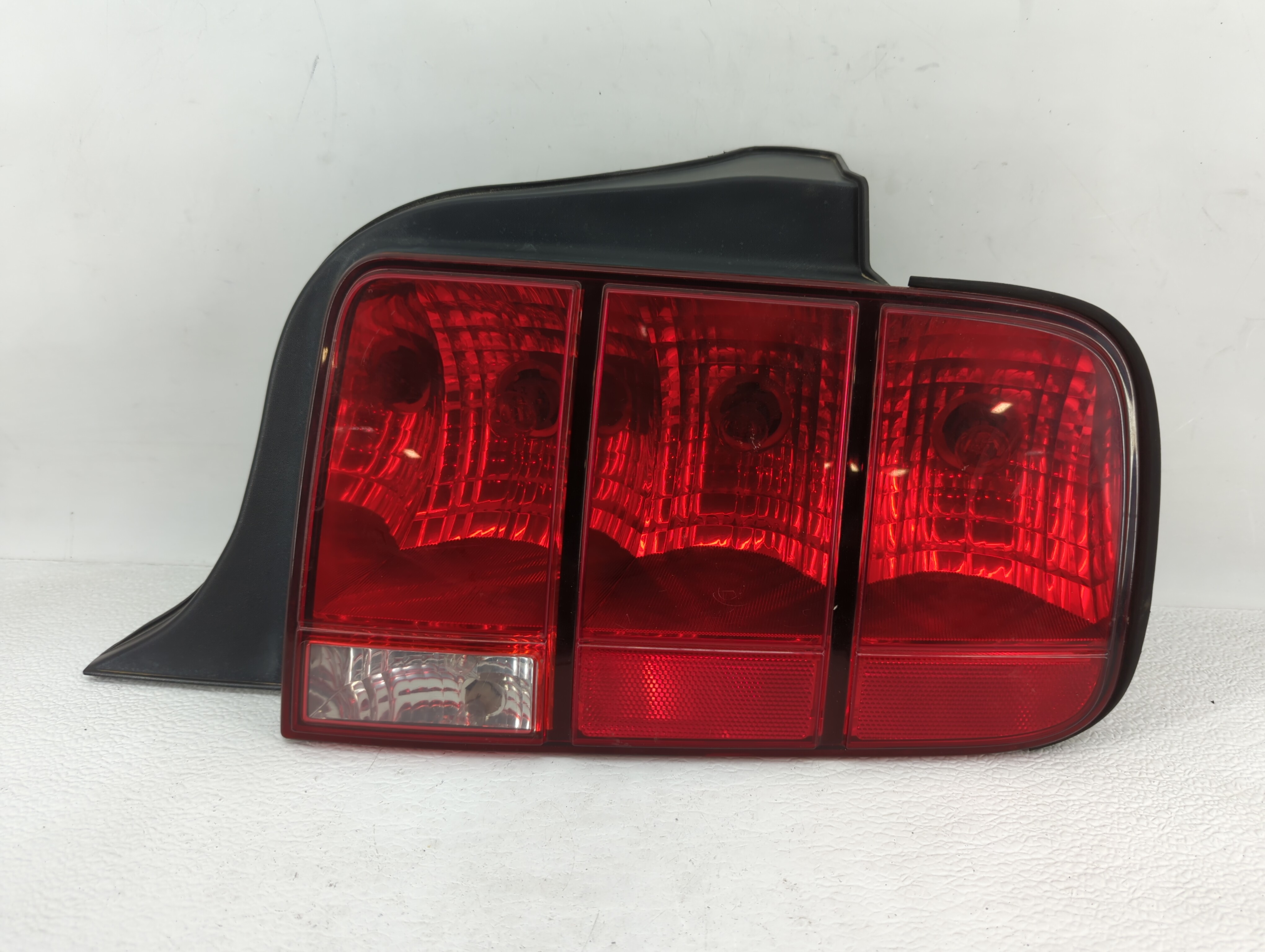 Picture of 2005-2009 Ford Mustang Passenger Right Side Tail Light Taillight Oem 463017