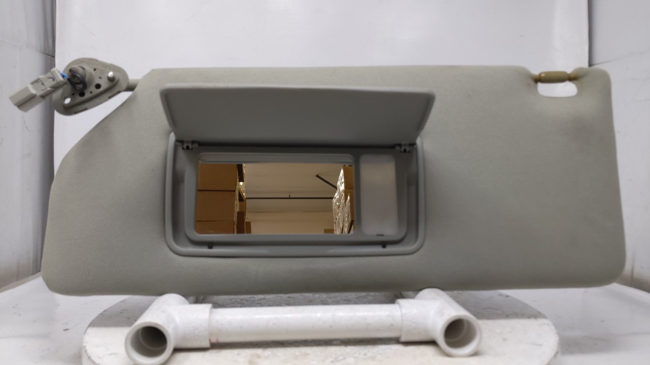 Picture of 2005 Honda Odyssey Driver Sun Visor Mirror Left Sunvisor Tan 46301