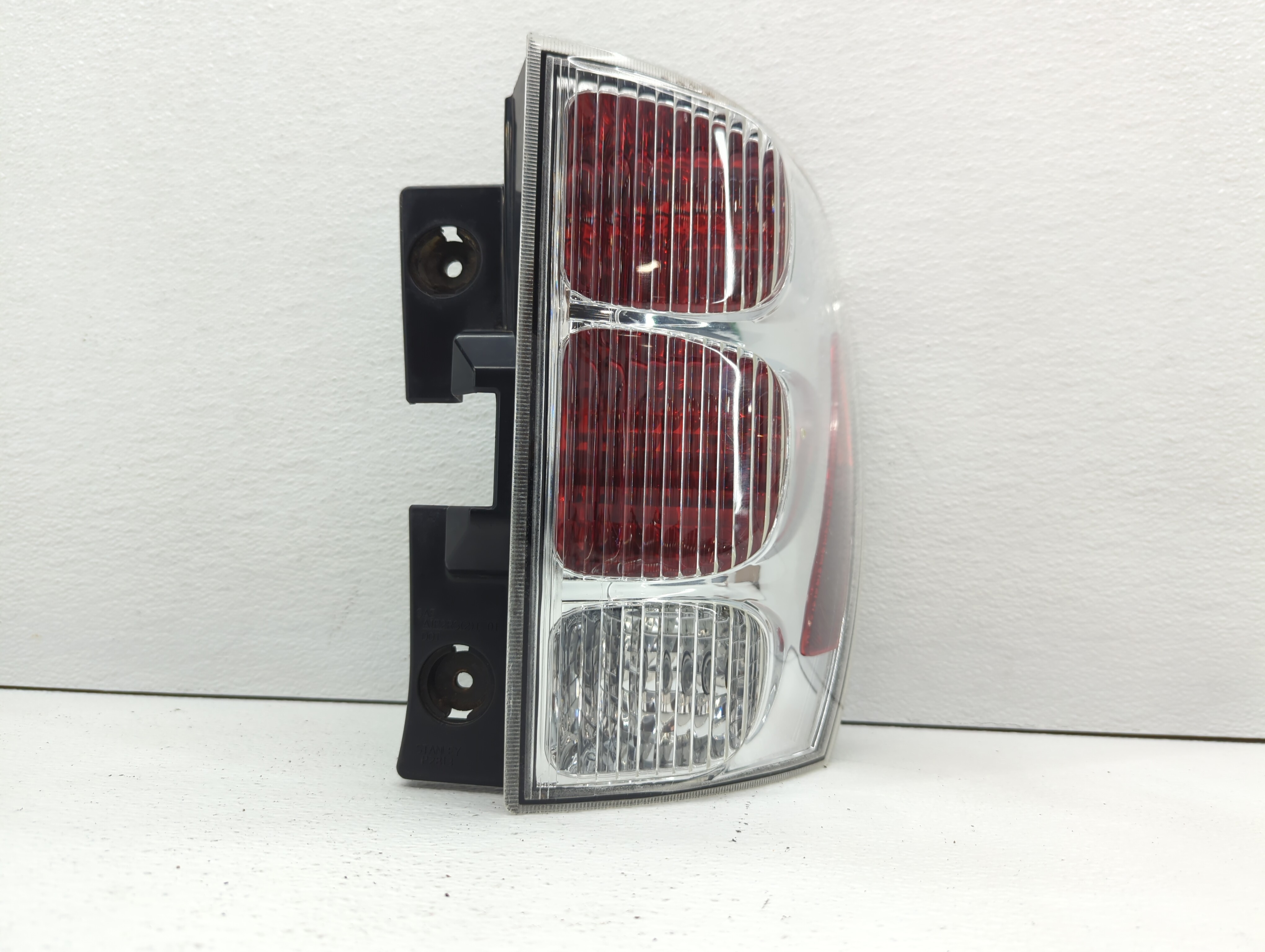 Picture of 2005-2009 Chevrolet Equinox Passenger Right Side Tail Light Taillight Oem 464569