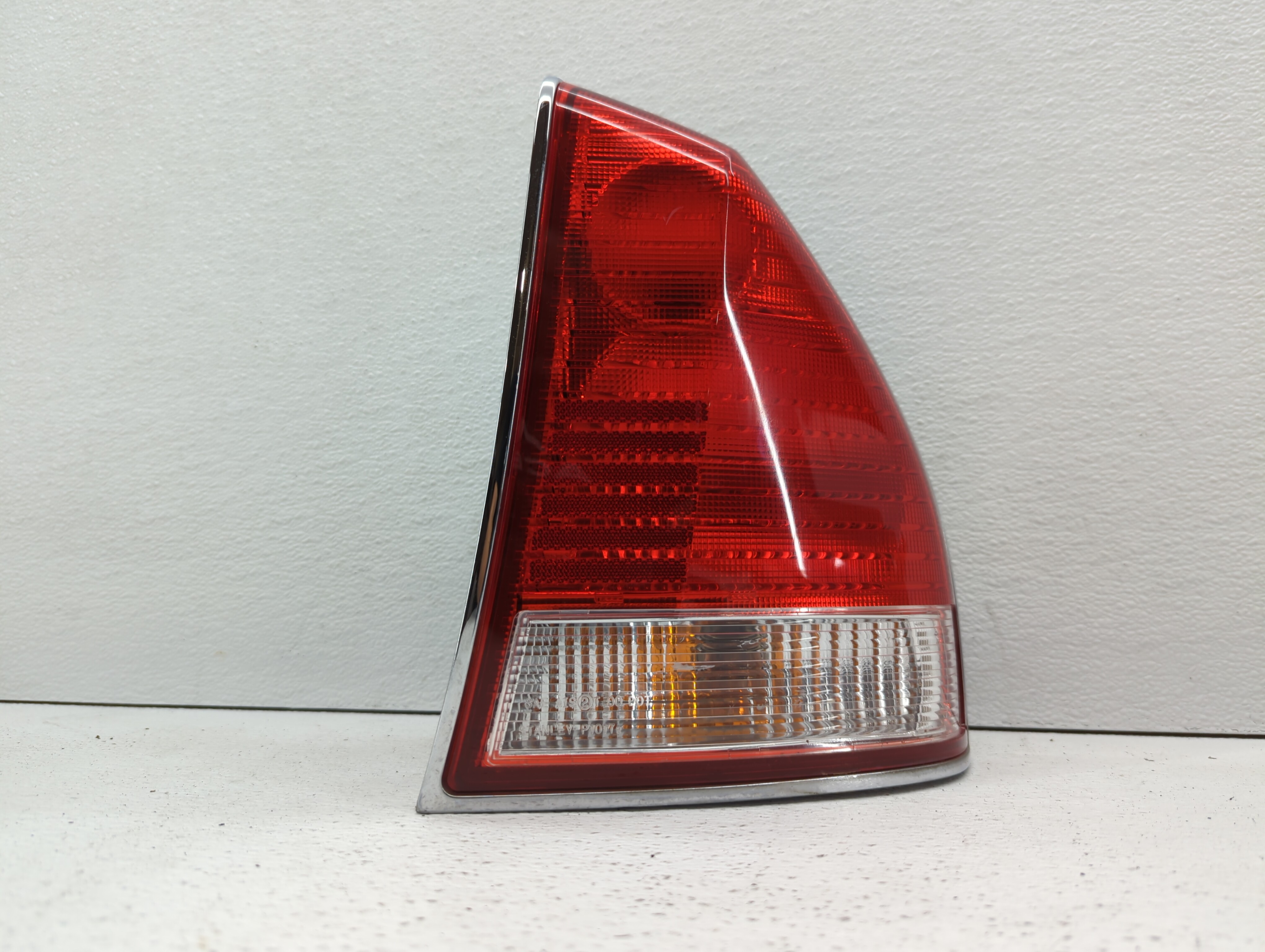 2002 Mitsubishi Diamante Passenger Right Side Tail Light Taillight Oem 464870 - Oemusedautoparts1.com