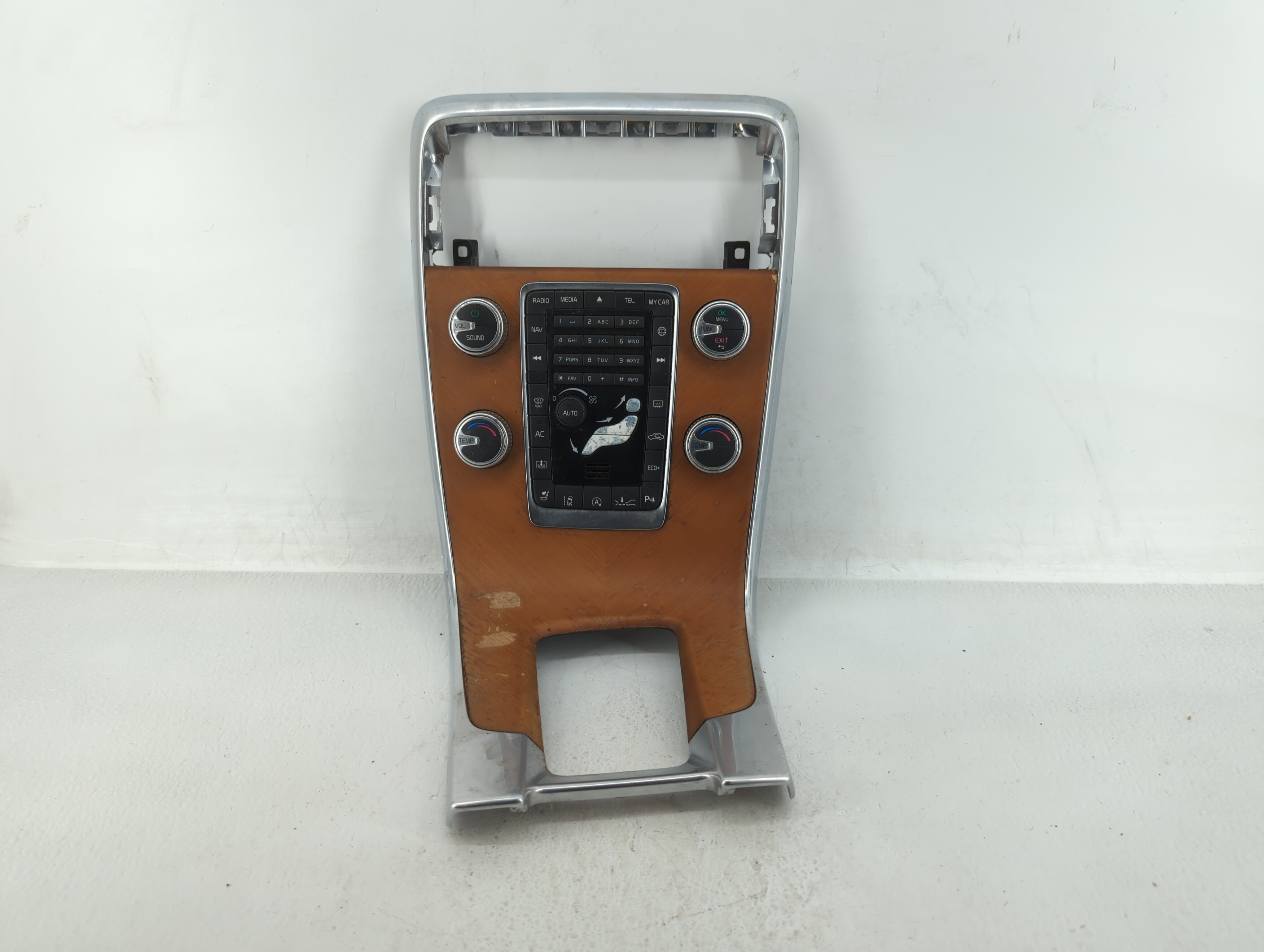 Picture of 2014-2018 Volvo S60 Radio Control Panel 465219