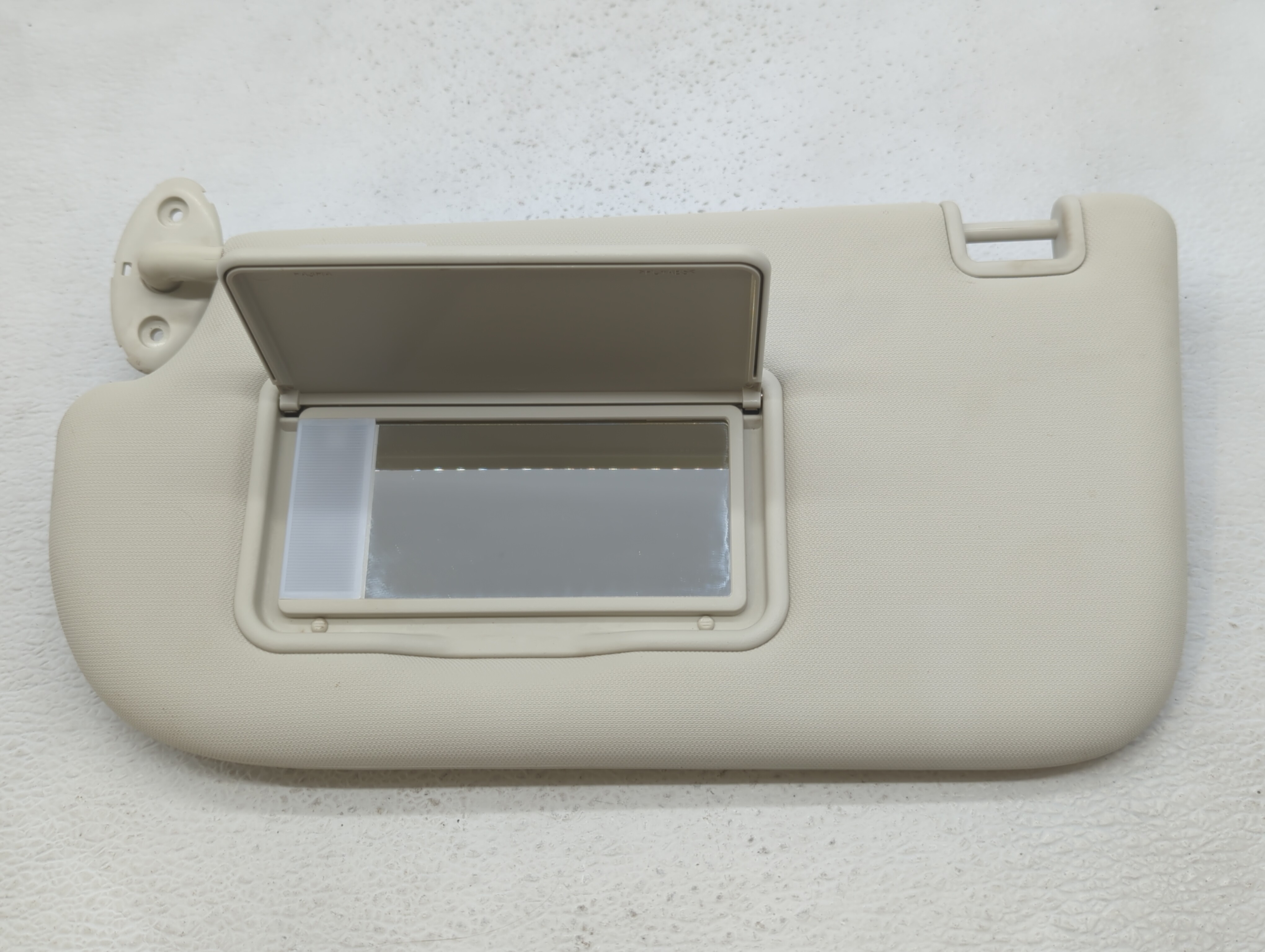 2013-2019 Ford Escape Driver Sun Visor Mirror Left Sunvisor Cream 466369 - Oemusedautoparts1.com