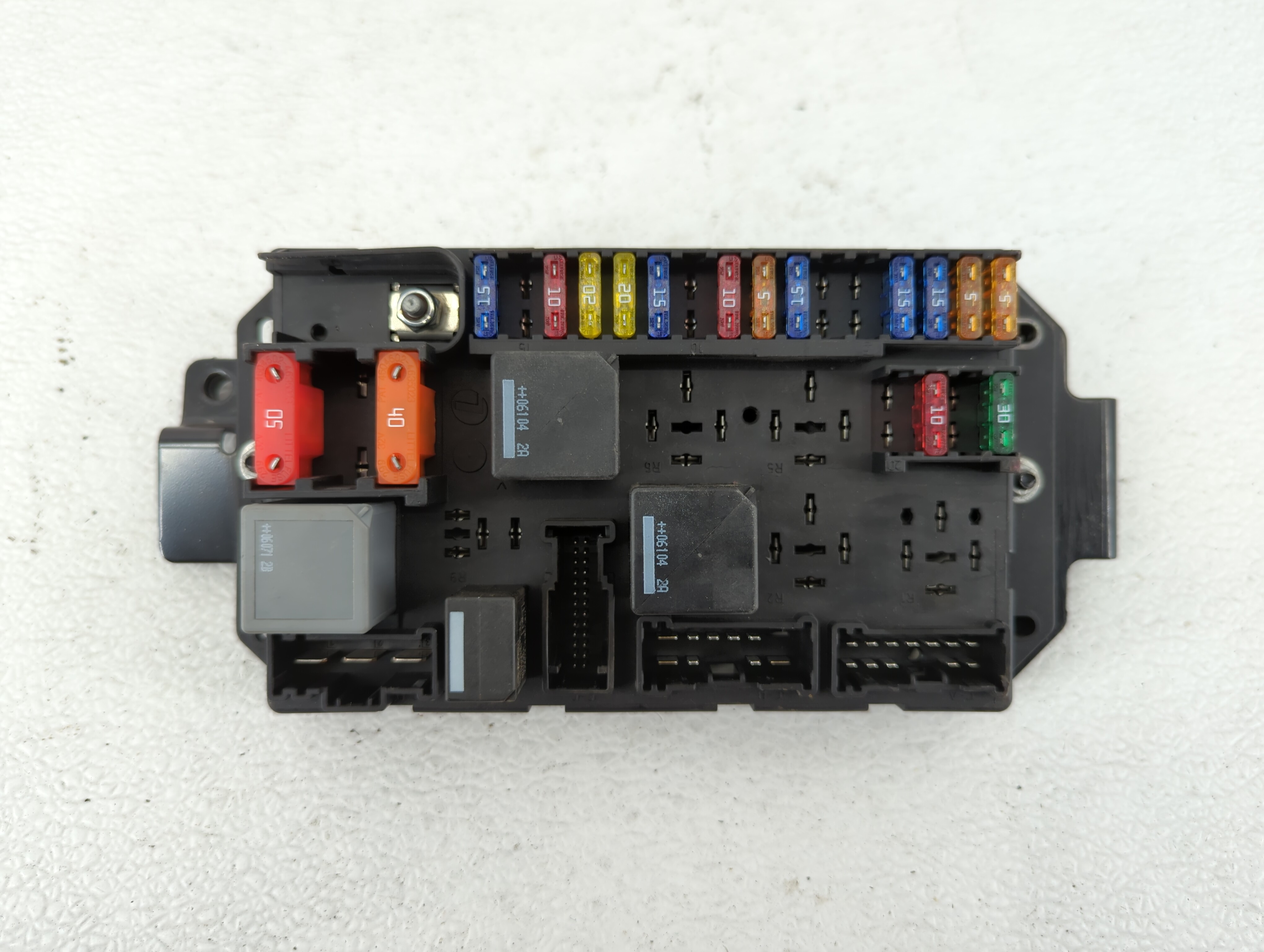 2003-2006 Land Rover Range Rover Fusebox Fuse Box Relay Module 467717 - Oemusedautoparts1.com
