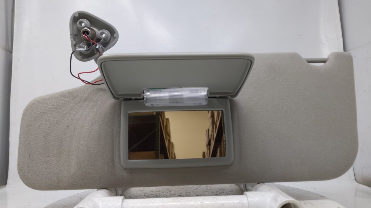 2005 Ford Freestyle Driver Sun Visor Mirror Left Sunvisor Gray 46780 - Oemusedautoparts1.com