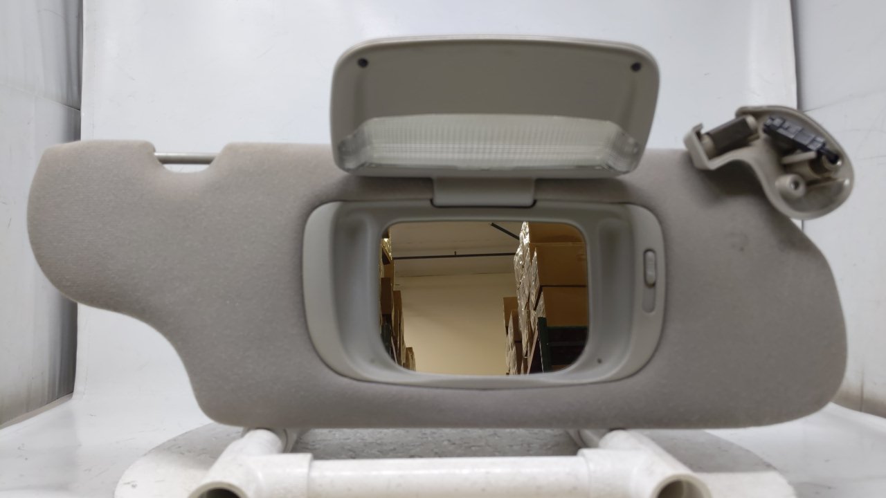 Picture of 2000-2007 Ford Taurus Passenger Right Sun Visor Sunvisor Gray 46798