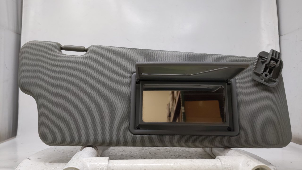 2004-2008 Chevrolet Optra Passenger Right Sun Visor Sunvisor Gray 46825 - Oemusedautoparts1.com