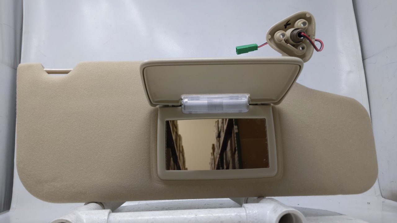 2005-2007 Ford Freestyle Passenger Right Sun Visor Sunvisor Beige 46828 - Oemusedautoparts1.com