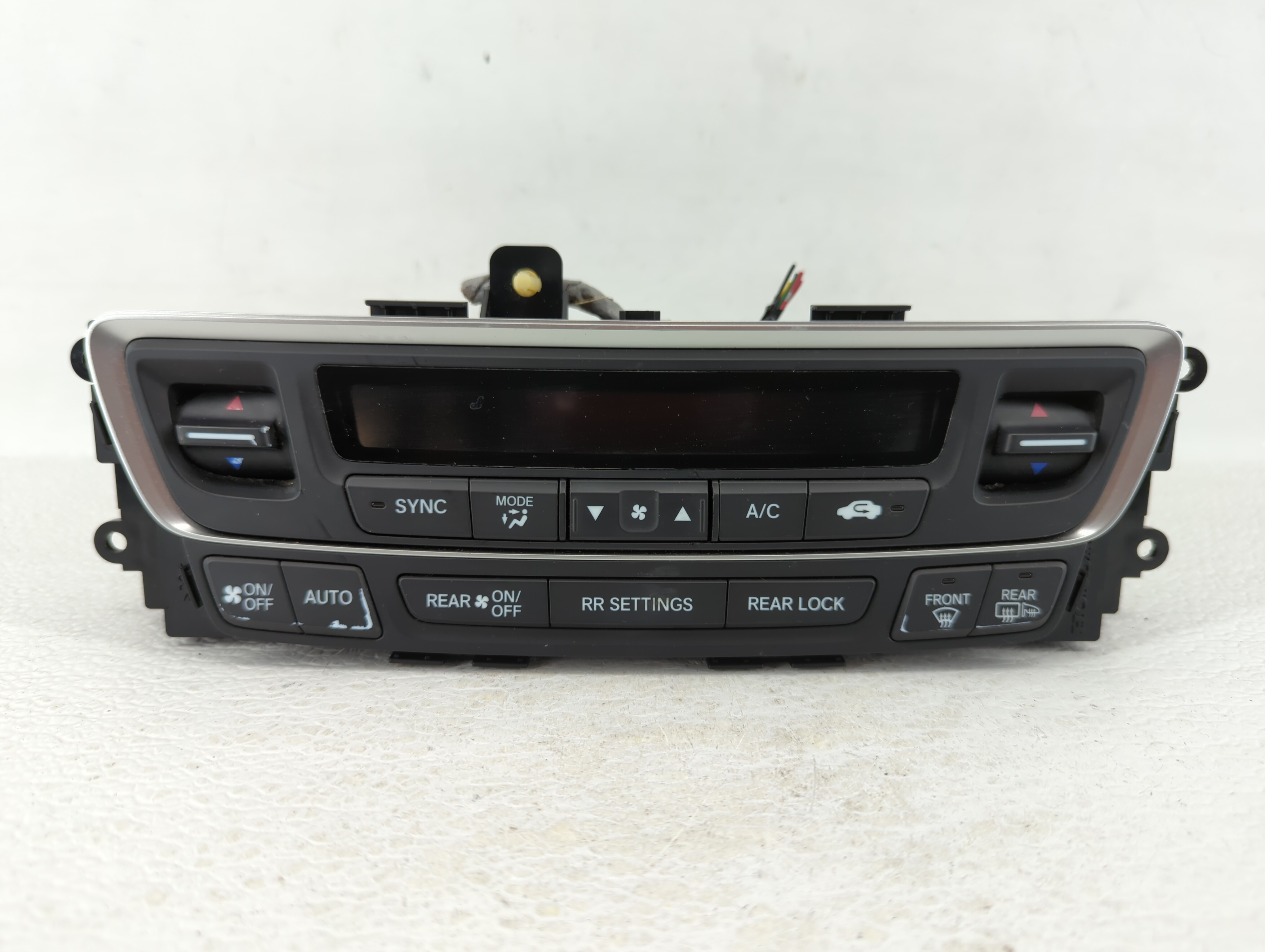 2016-2018 Honda Pilot Ac Heater Climate Control Temperature Oem 473059 - Oemusedautoparts1.com