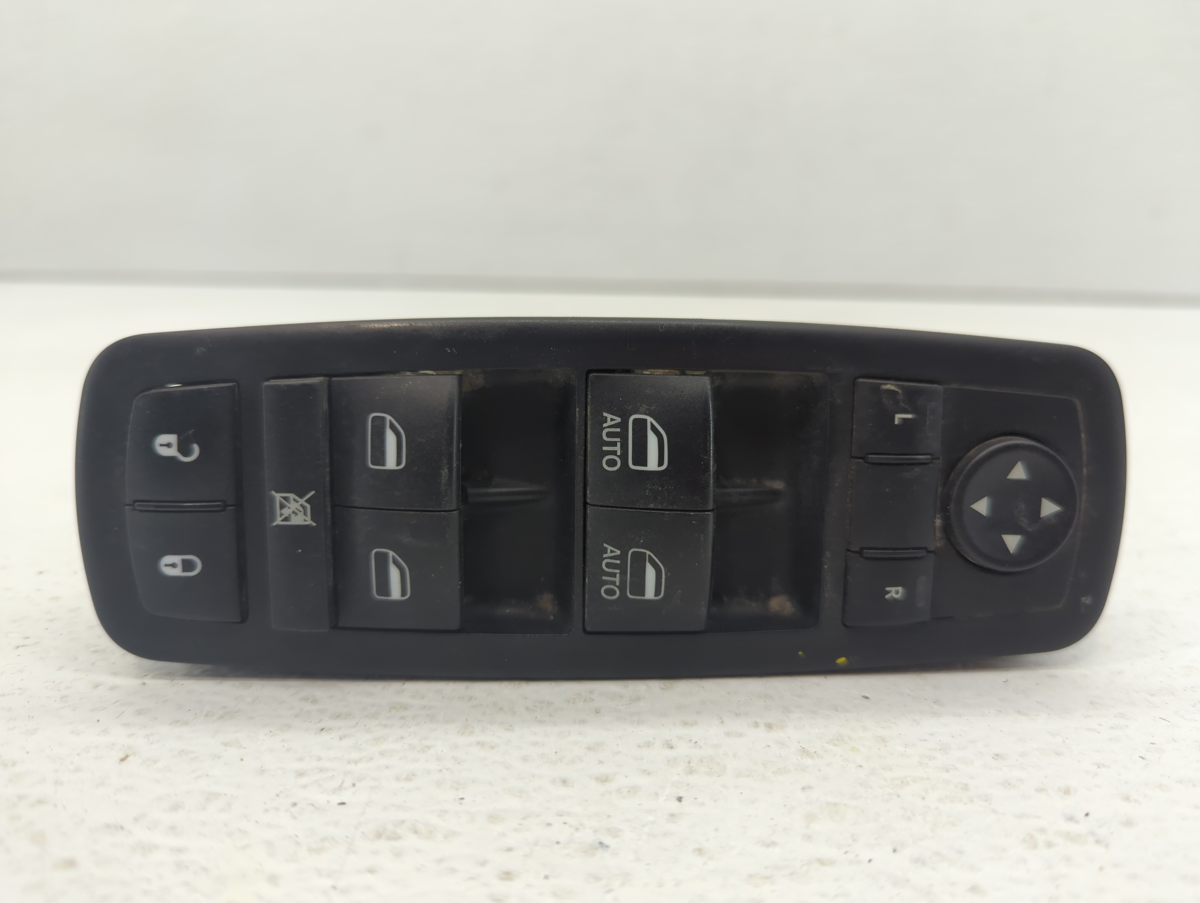 Picture of Dodge Caravan Driver Left Door Master Power Window Switch 473878