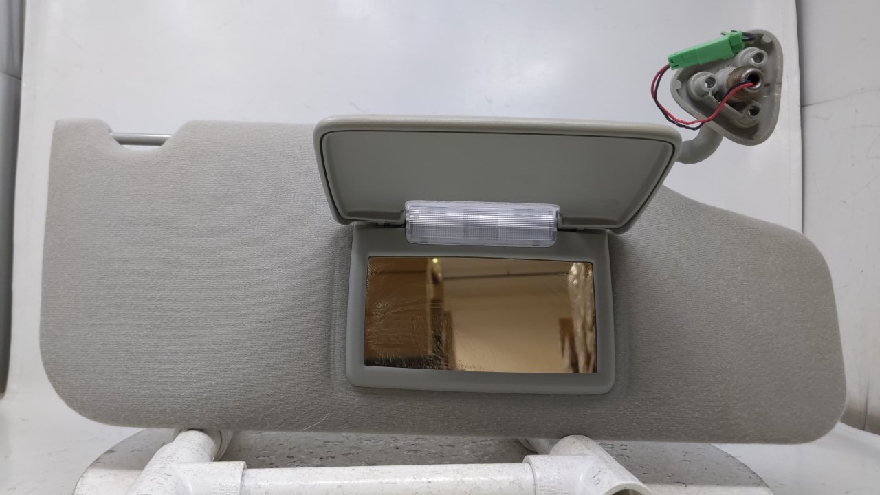 Picture of 2005-2007 Ford Five Hundred Passenger Right Sun Visor Sunvisor Gray 47413