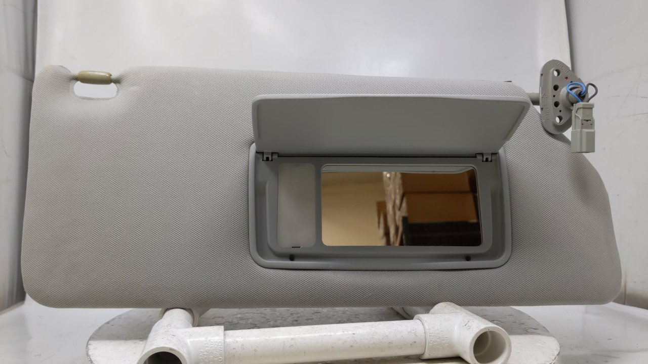 Picture of 2005-2010 Honda Odyssey Passenger Right Sun Visor Sunvisor Gray 47414