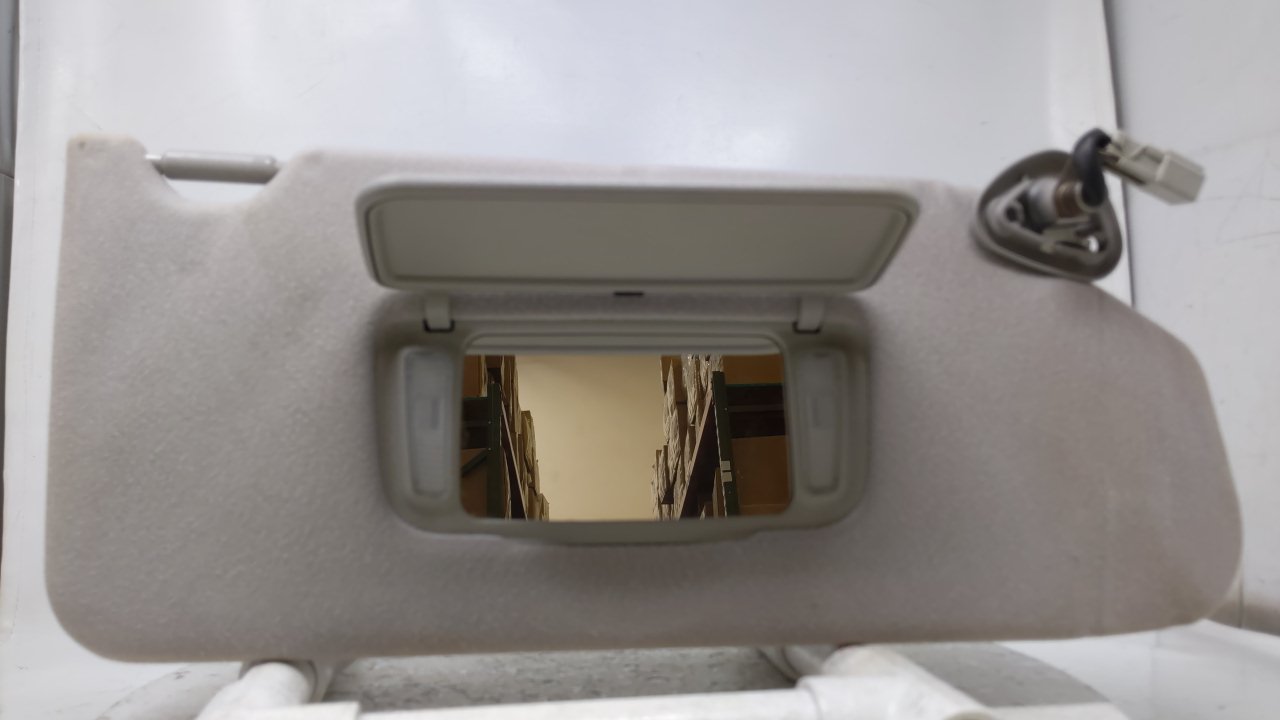 Picture of 1998-2002 Honda Accord Passenger Right Sun Visor Sunvisor Gray 47423