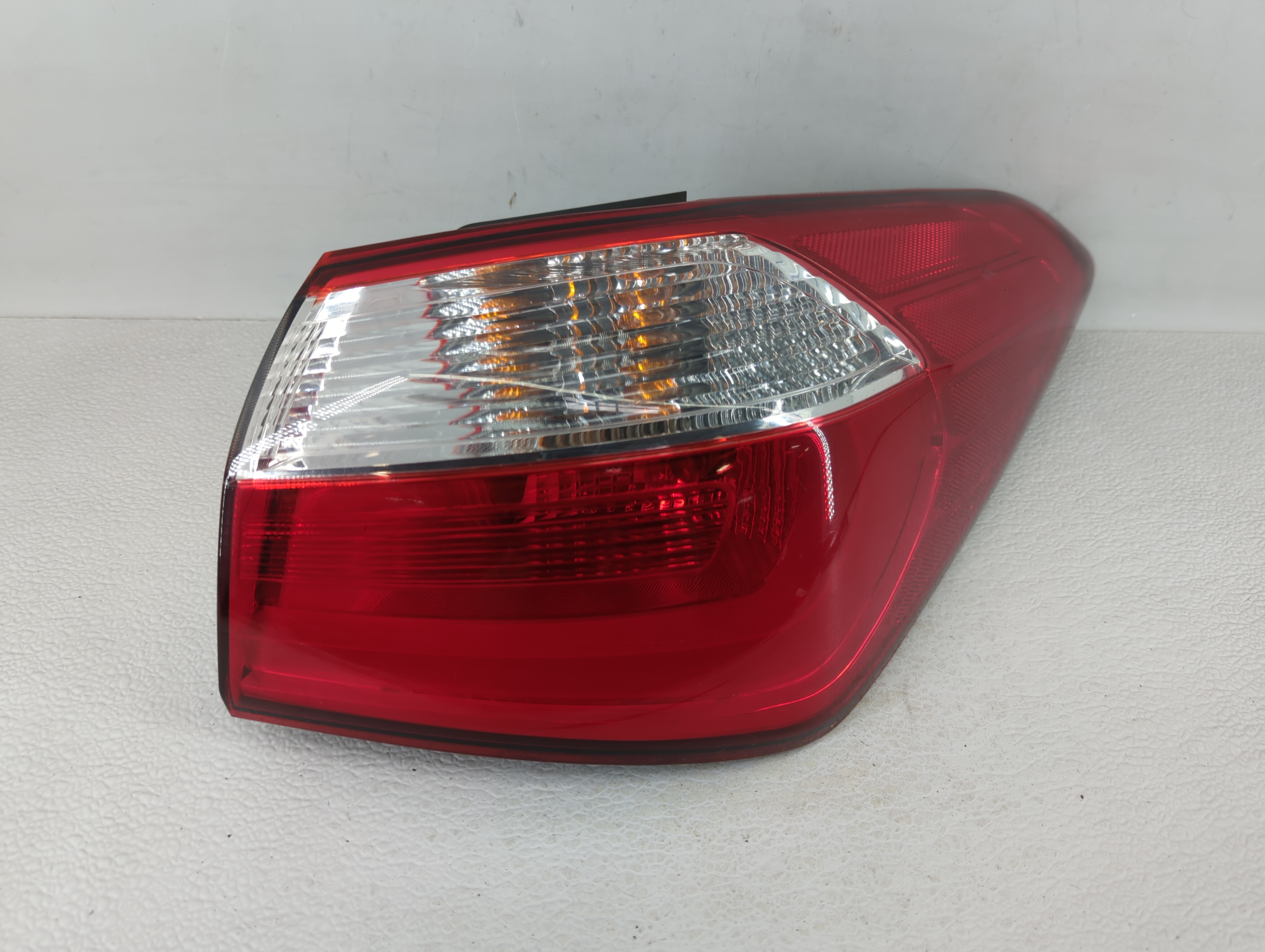 Picture of 2014-2016 Kia Forte Passenger Right Side Tail Light Taillight Oem 477770