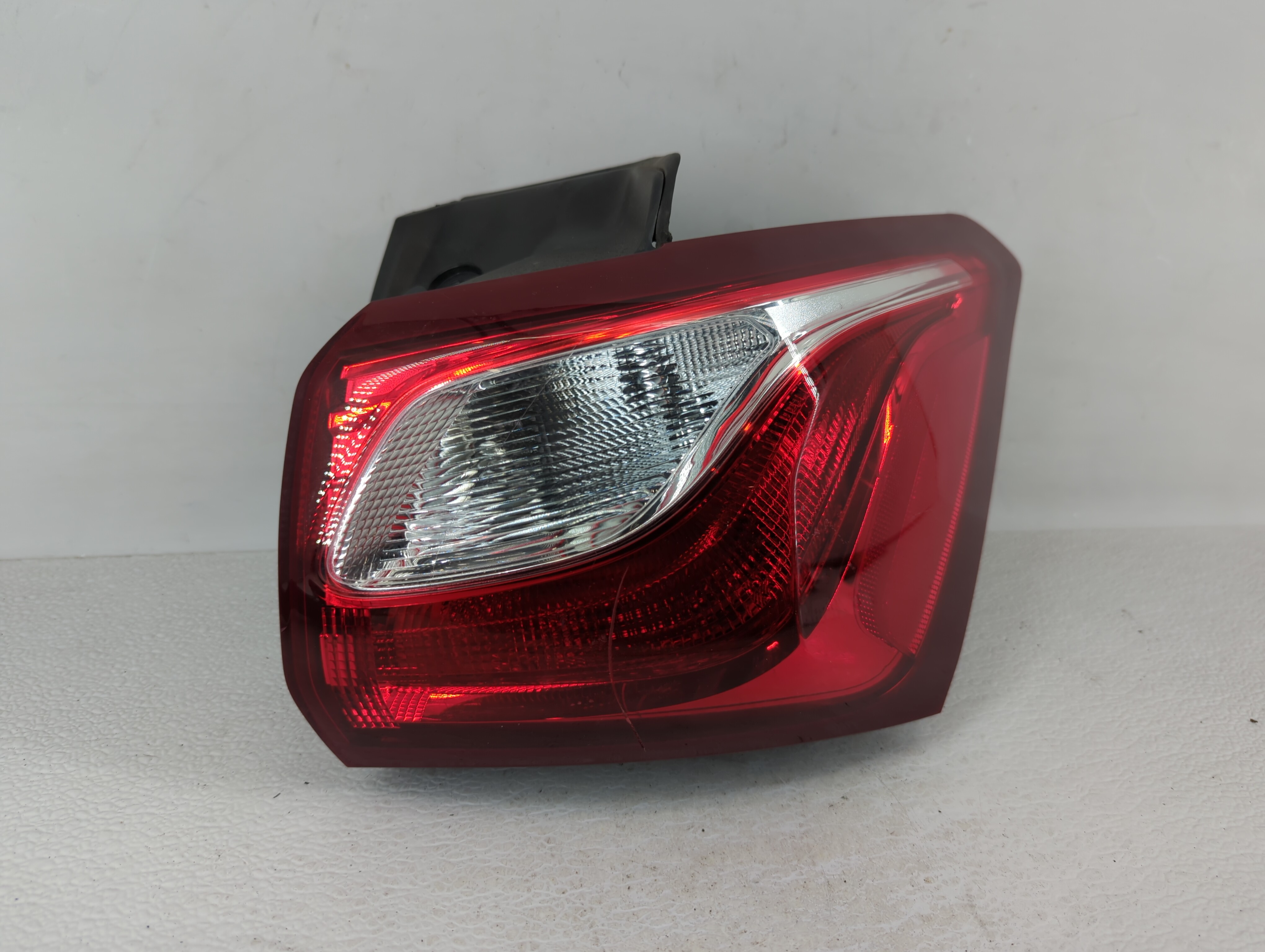 Picture of 2018-2021 Chevrolet Equinox Passenger Right Side Tail Light Taillight Oem 477824
