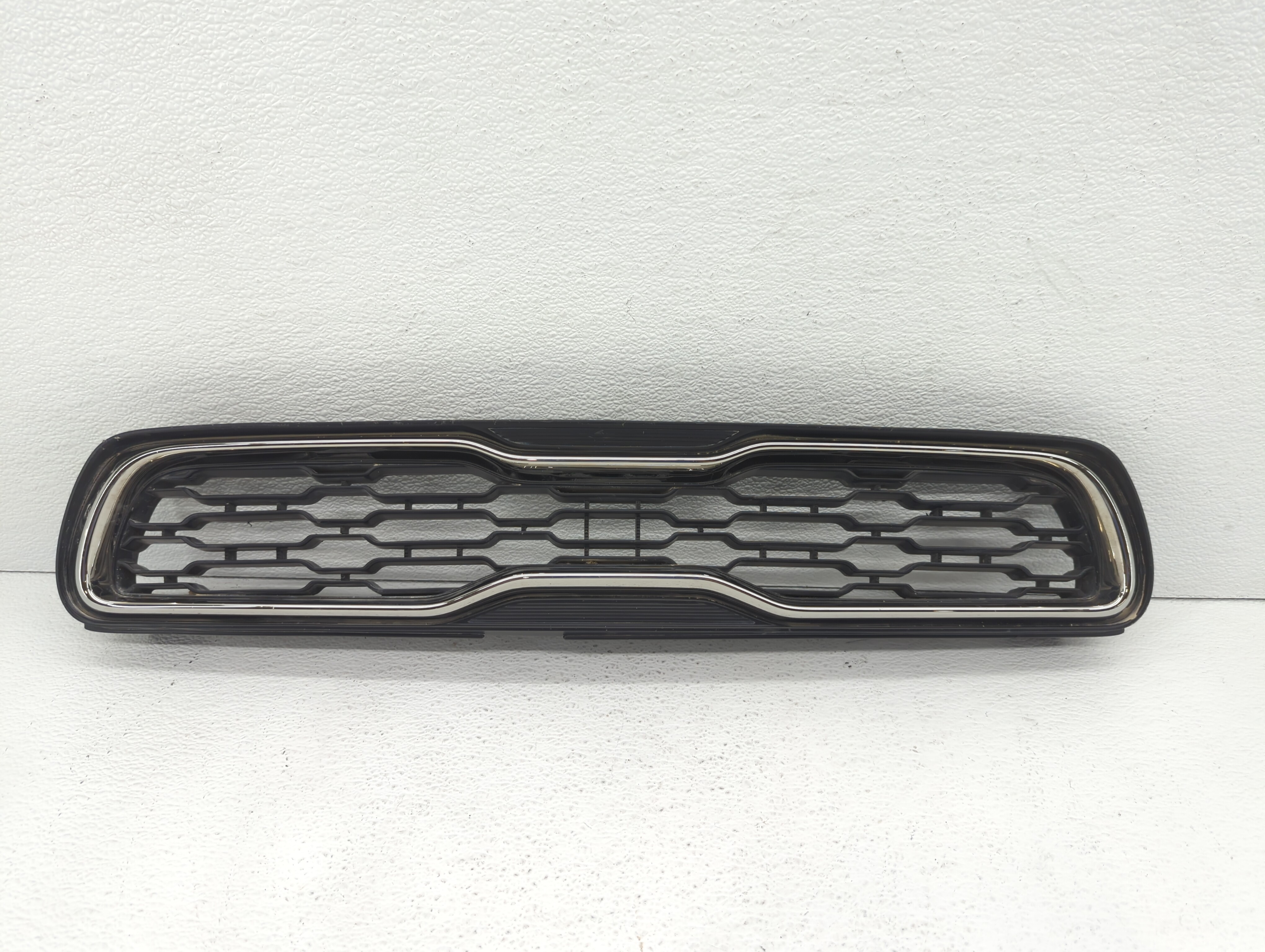 2013-2013 Kia Soul Front Bumper Grille Cover 478756 - Oemusedautoparts1.com