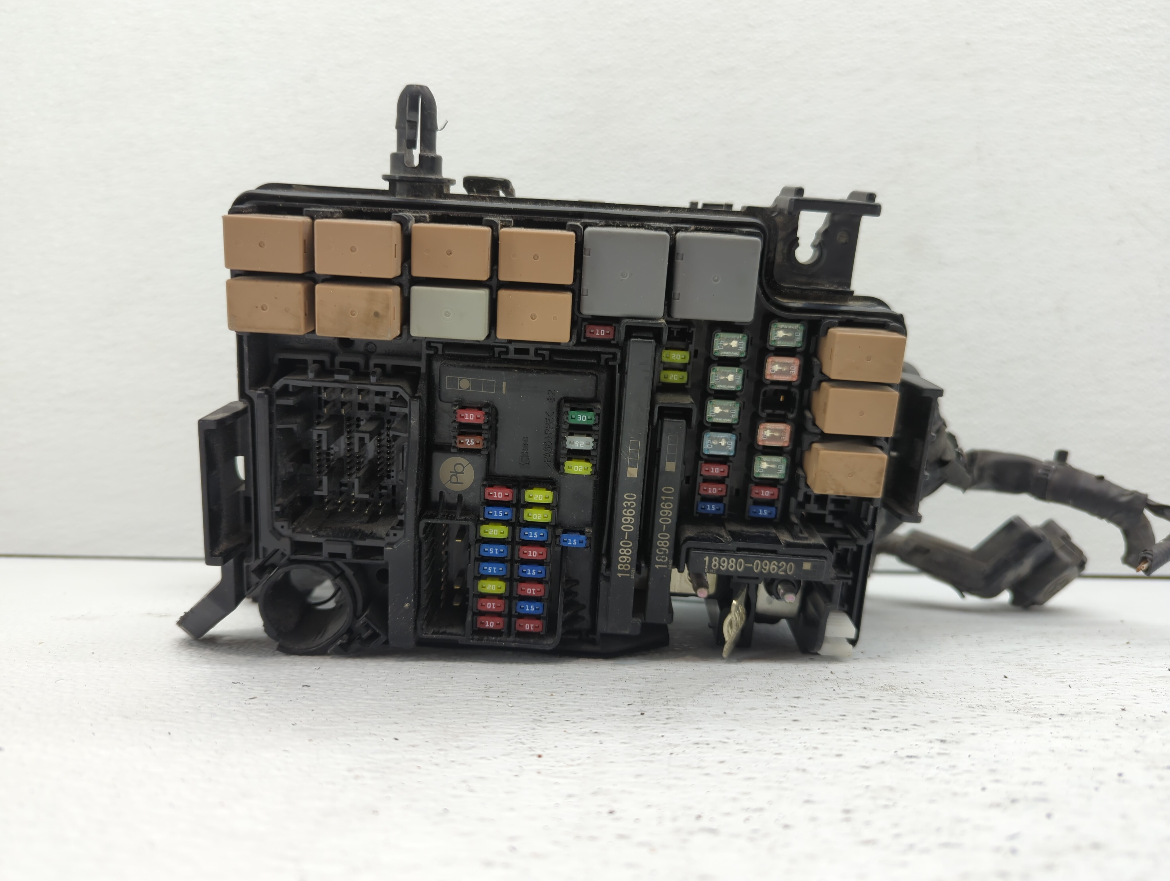 2018-2018 Hyundai Elantra Fusebox Fuse Box Relay Module 484241 - Oemusedautoparts1.com