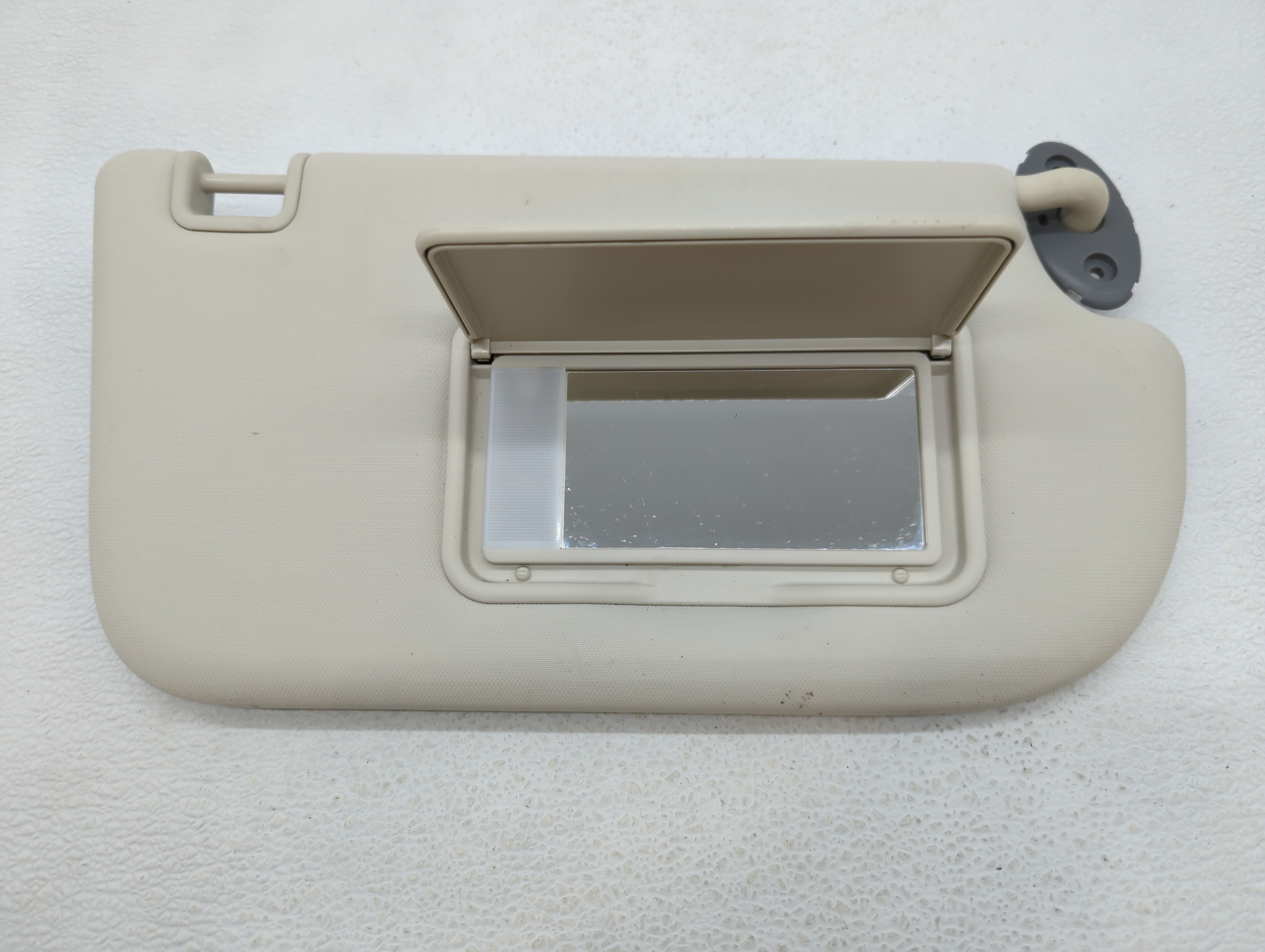 2013-2019 Ford Escape Passenger Sun Visor Mirror Right Sunvisor Ivory 486354 - Oemusedautoparts1.com
