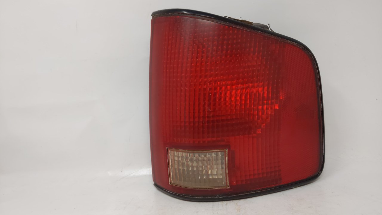 1996-2000 Isuzu Hombre Passenger Right Side Tail Light Taillight Oem 48725 - Oemusedautoparts1.com