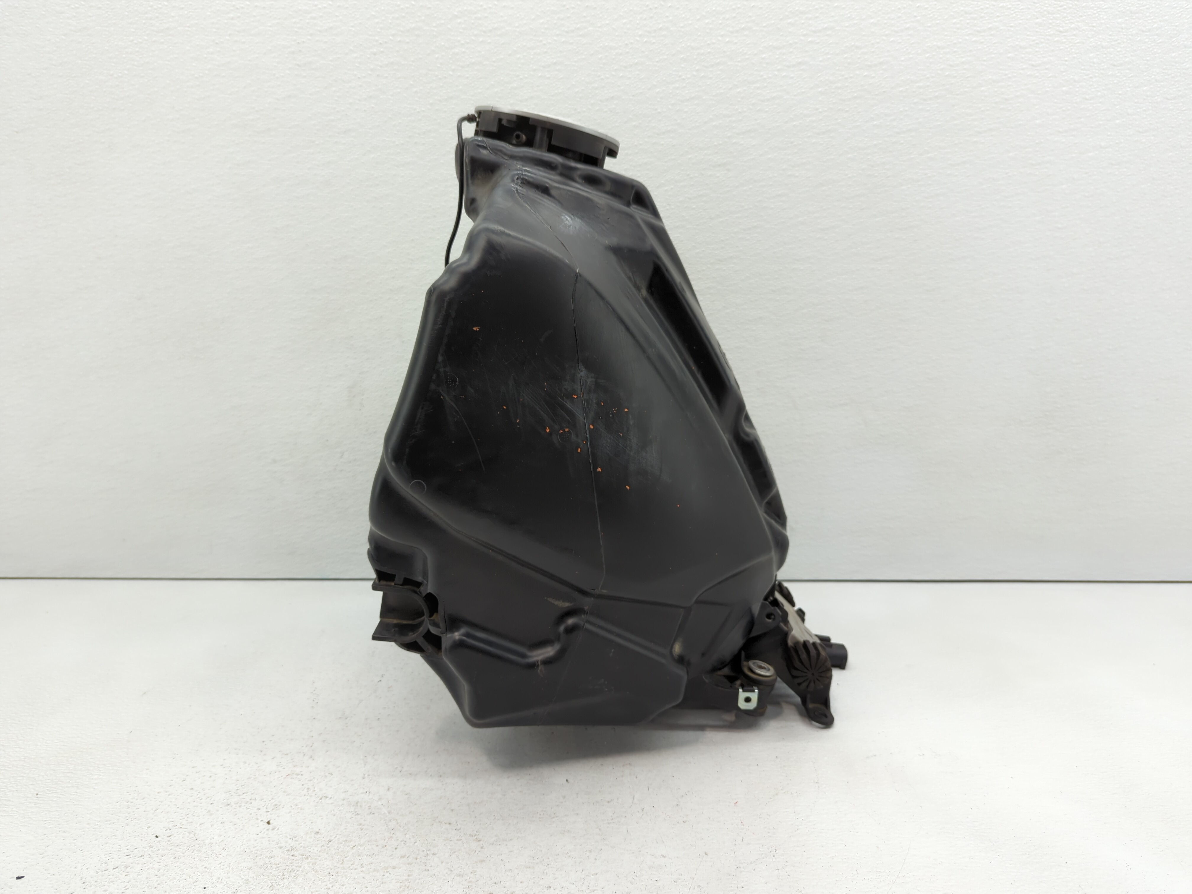 2020 Bmw R1200r K27 Fuel Tank Door Lid Gas Tank 492411 - Oemusedautoparts1.com