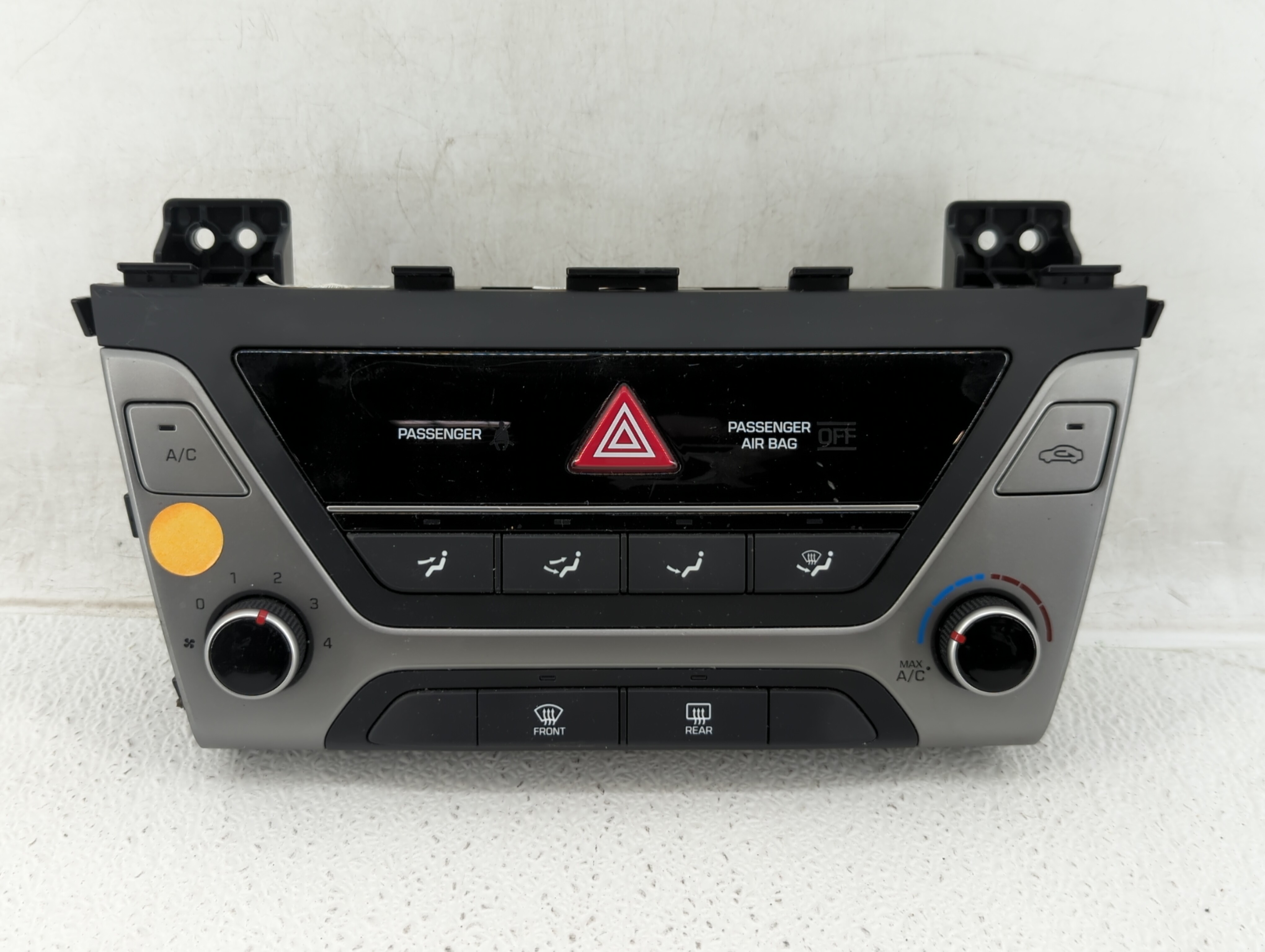 Picture of 2017-2018 Hyundai Elantra Ac Heater Climate Control Temperature Oem 493701