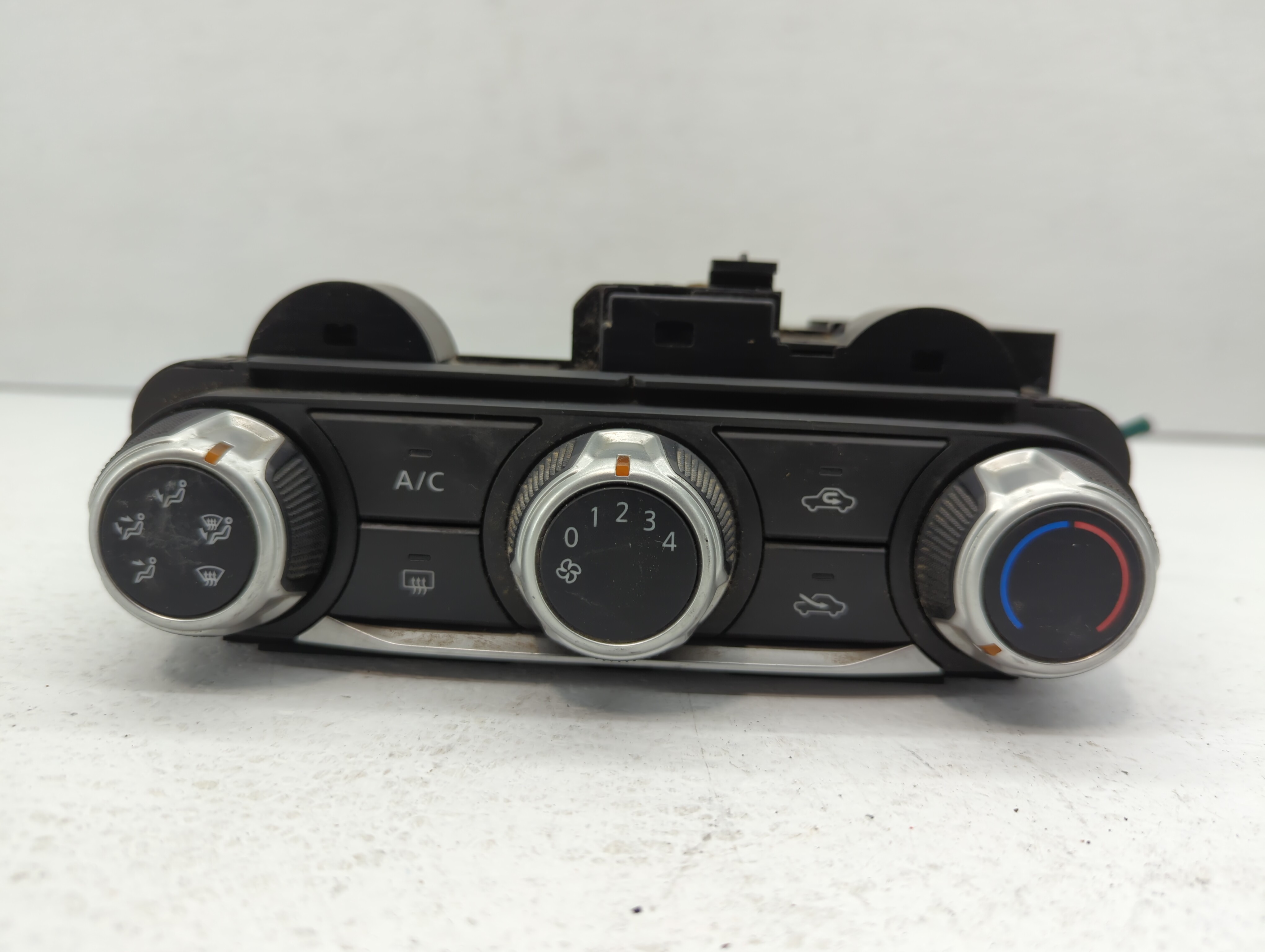 Picture of 2020 Nissan Versa Ac Heater Climate Control 499057