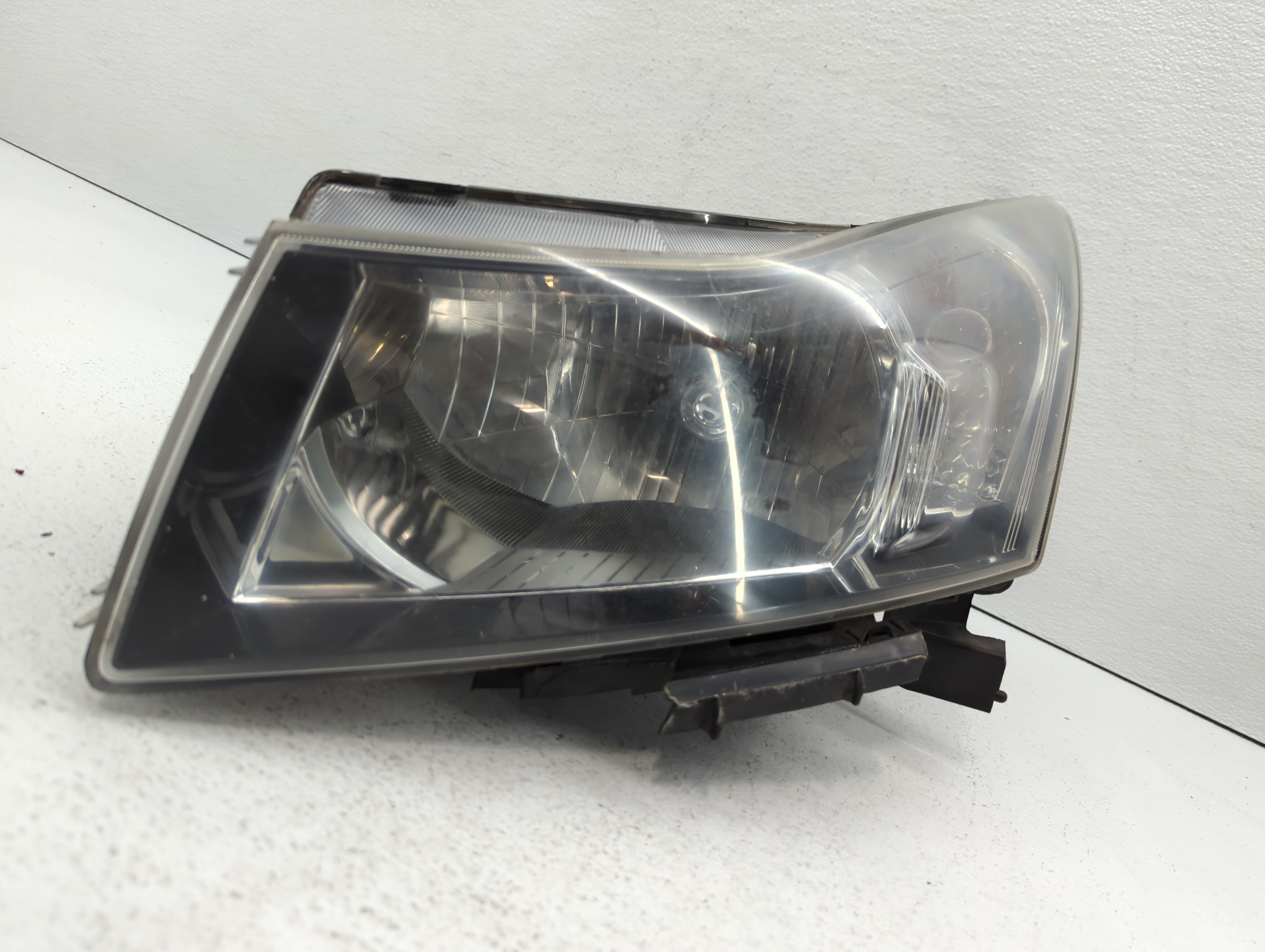 2011-2012 Chevrolet Cruze Driver Left Oem Head Light Headlight Lamp 499394 - Oemusedautoparts1.com