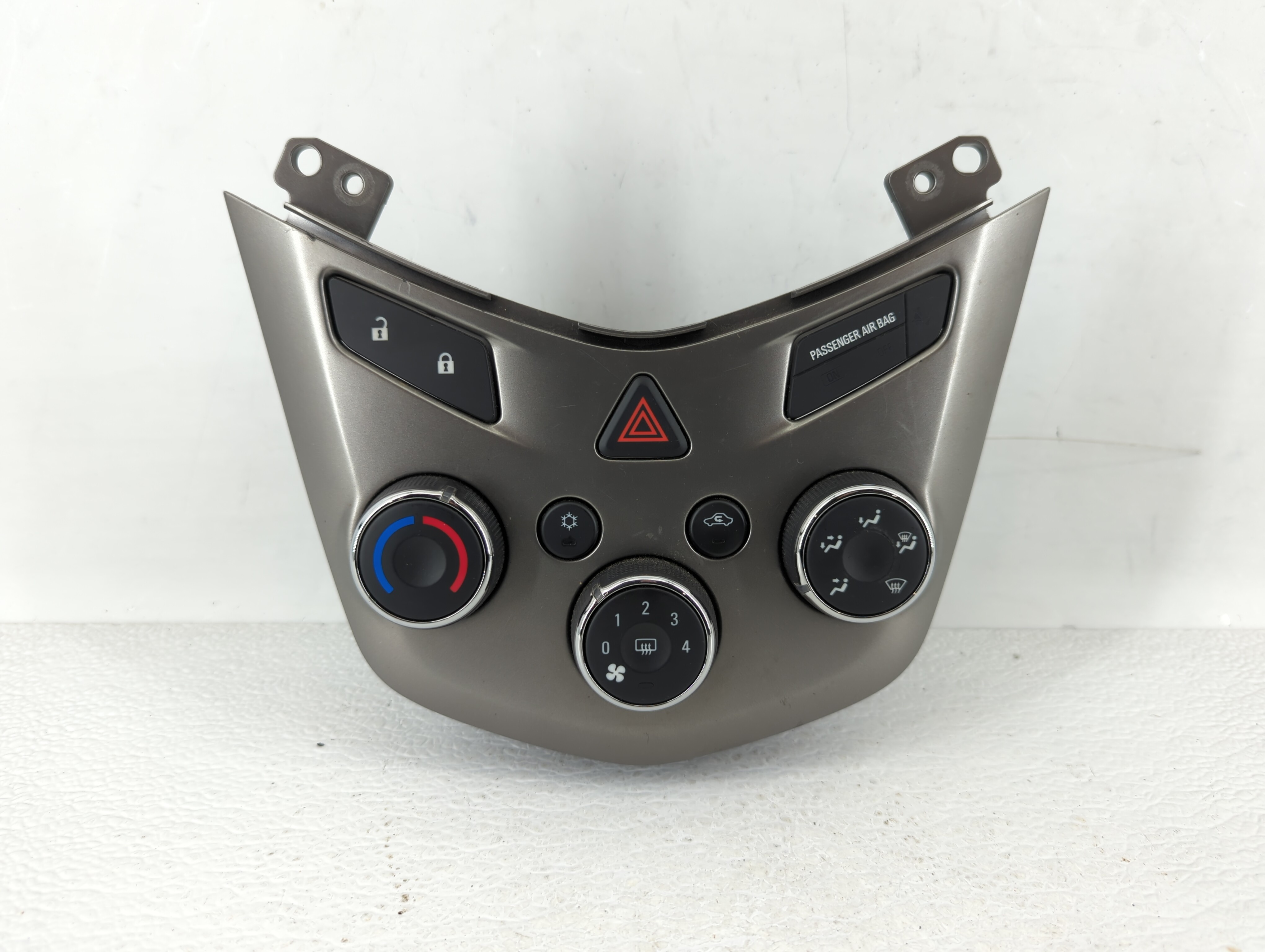 Picture of 2012-2012 Chevrolet Sonic Ac Heater Climate Control Temperature Oem 509326