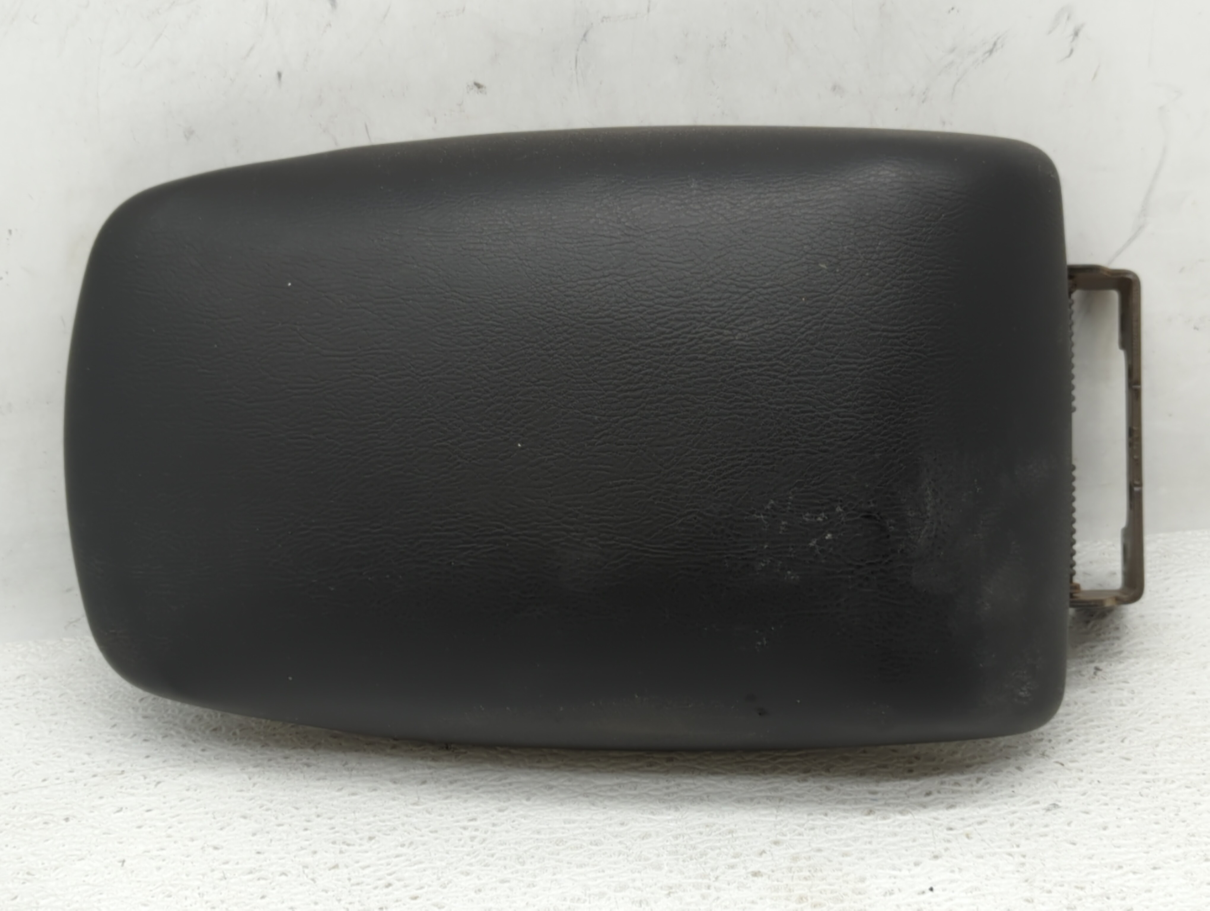 Picture of 2013-2016 Nissan Sentra Center Console Armrest Cover Lid 513413