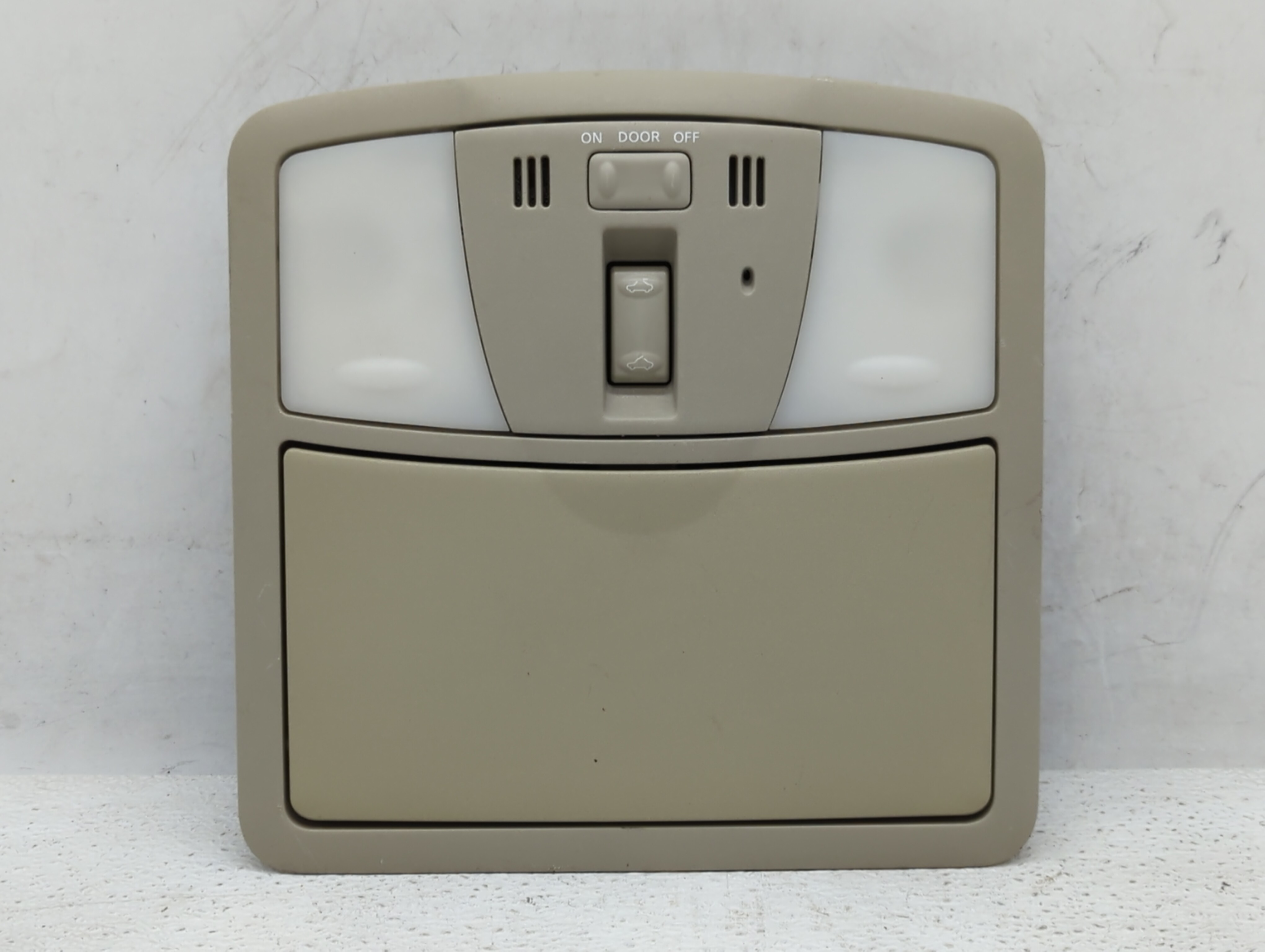 2008 Infiniti G37 Overhead Roof Console Beige 513465 - Oemusedautoparts1.com