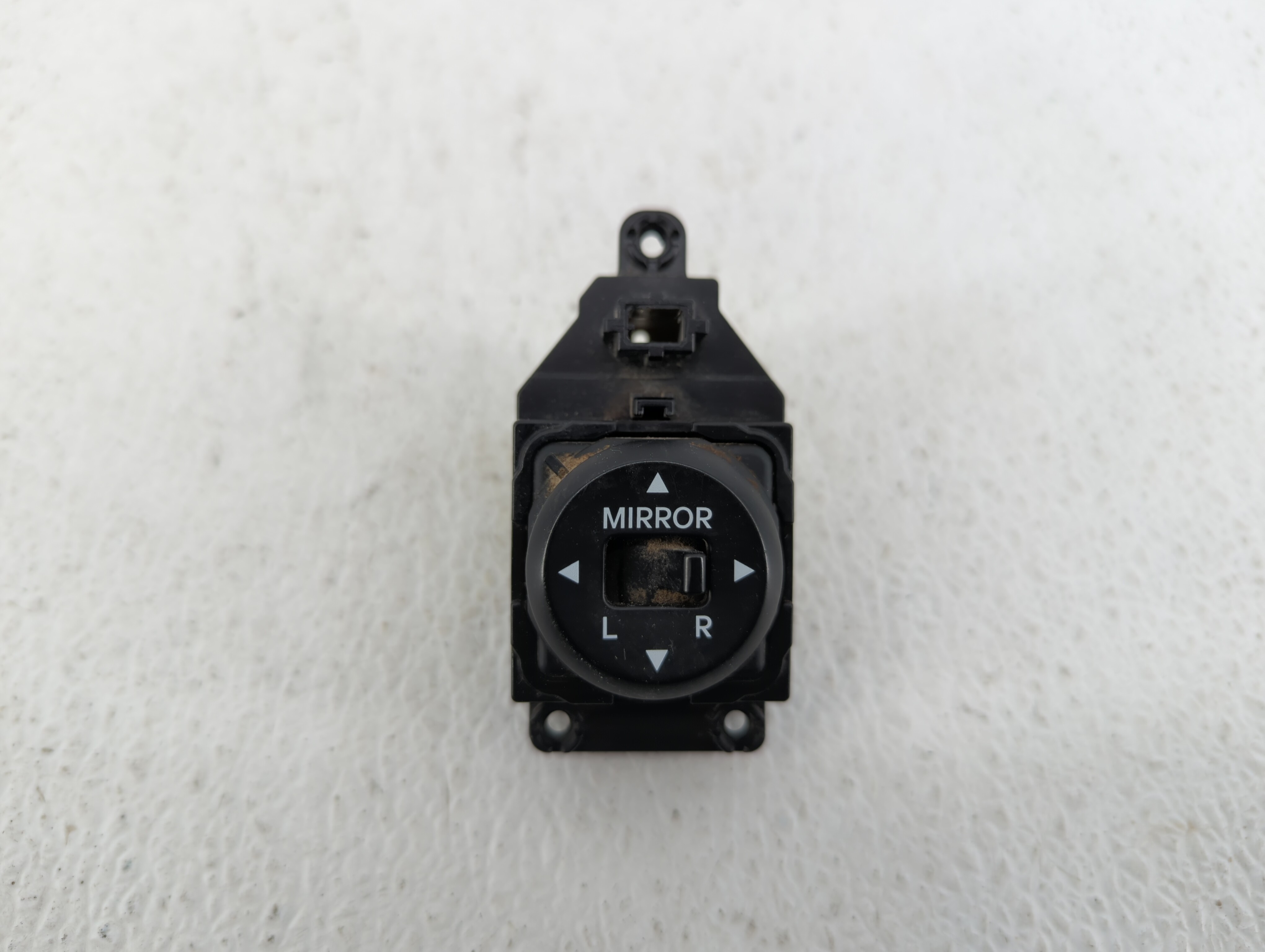 Picture of 2012-2017 Hyundai Accent Driver Left Door Master Power Window Switch 514092