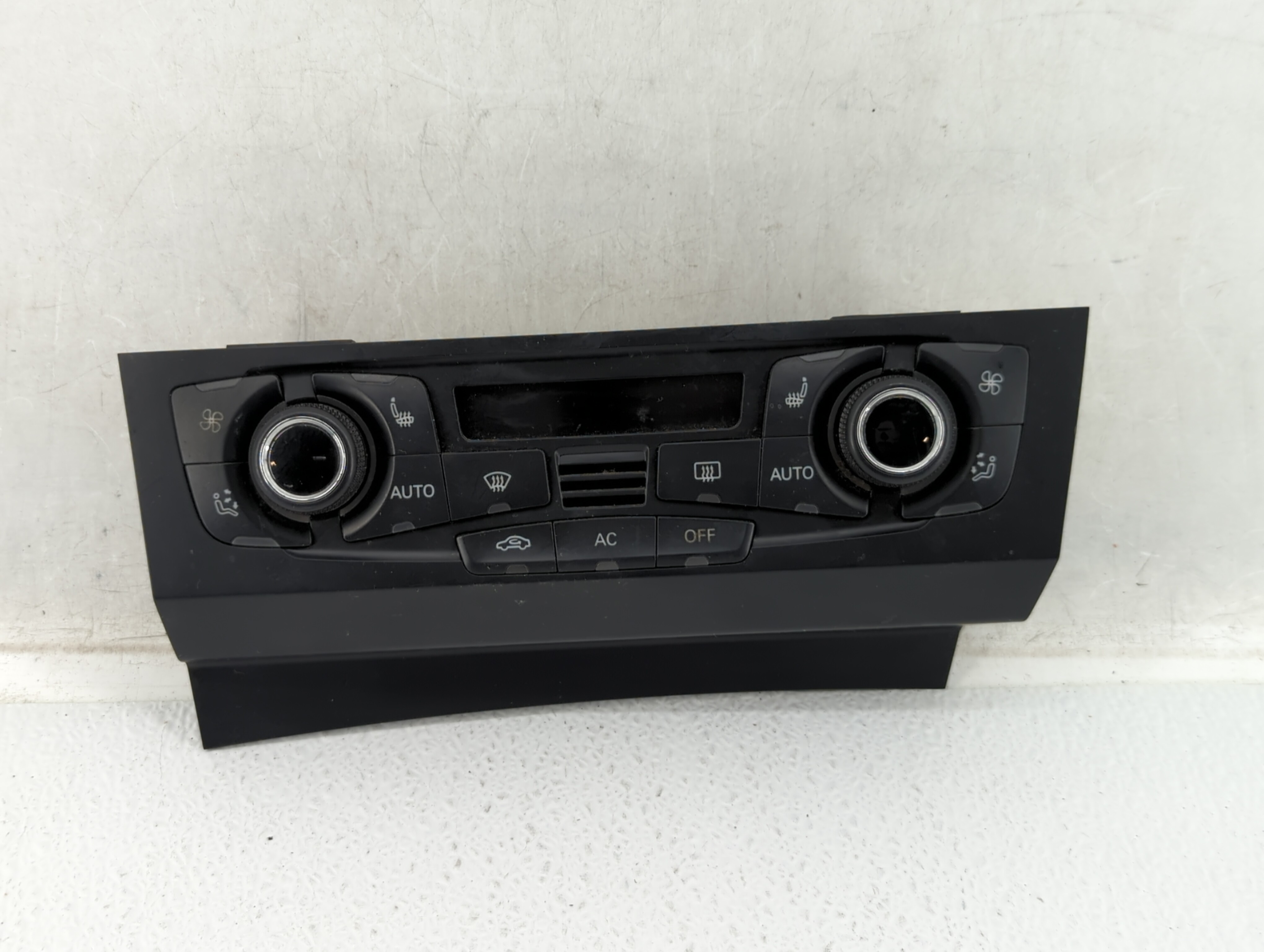 Picture of 2009-2012 Audi A4 Ac Heater Climate Control 8t1 820 043 Ac 516924