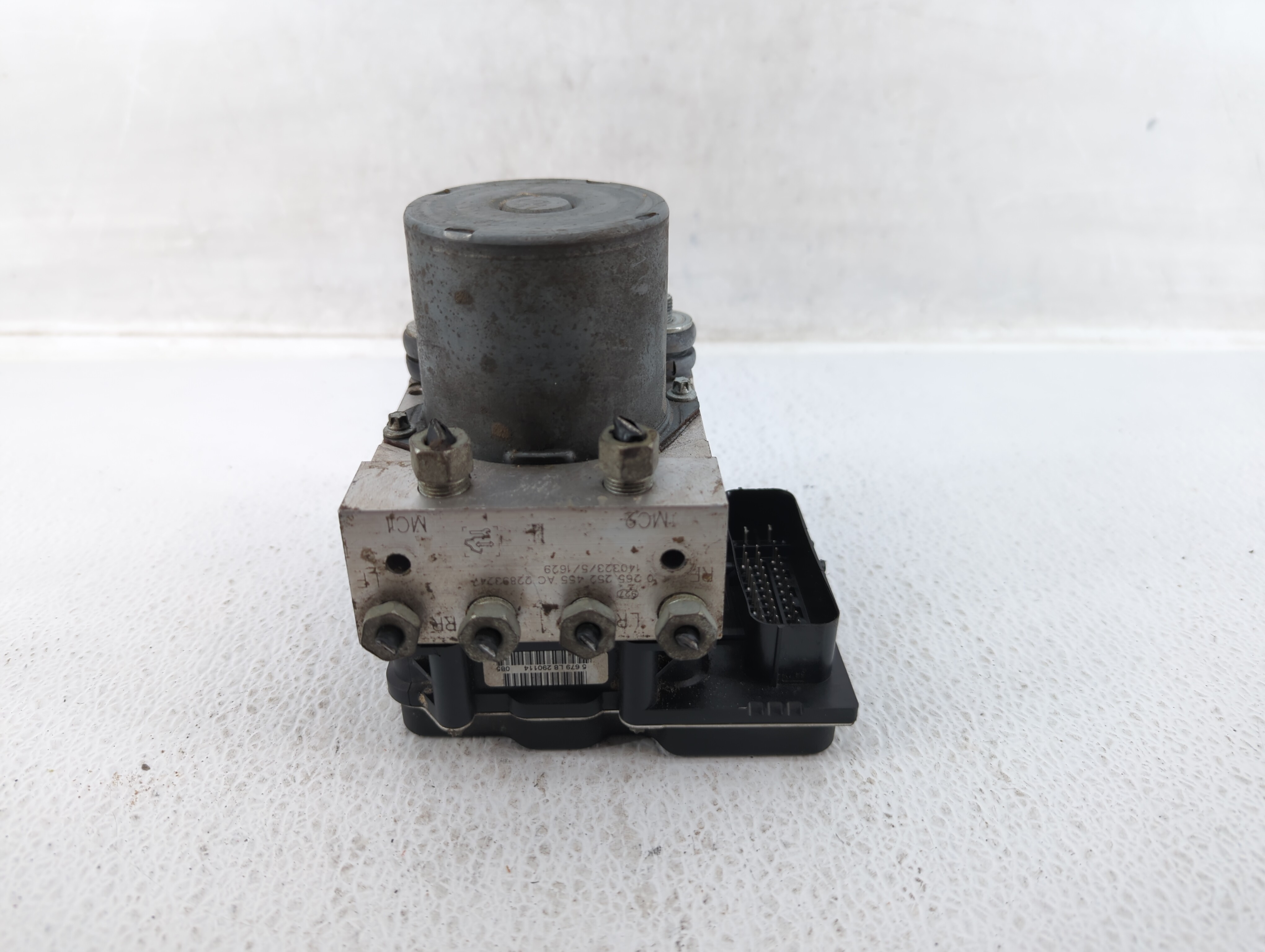 Picture of 2017-2017 Chevrolet Traverse Abs Pump Control Module 517543