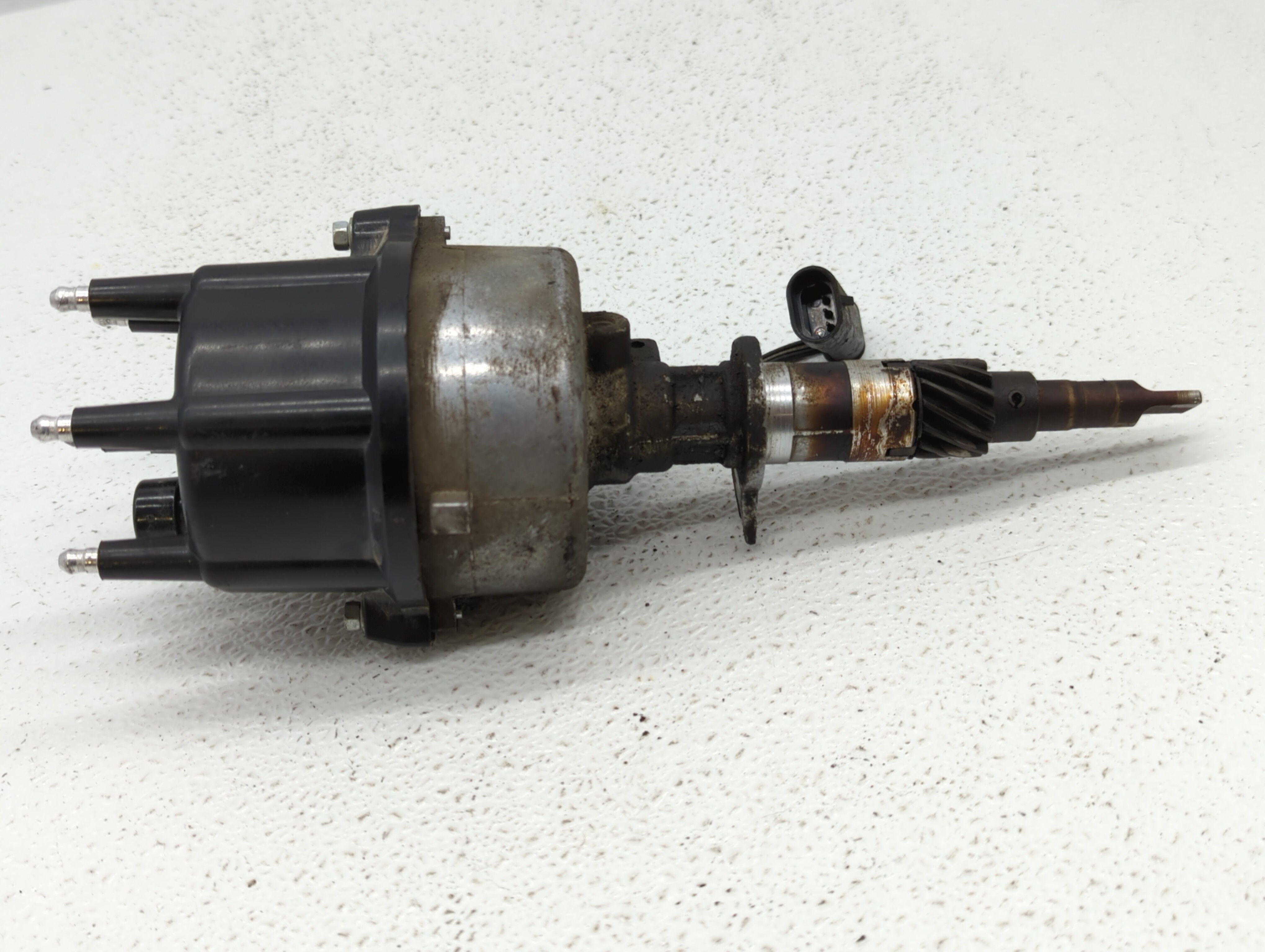 Picture of 1995 Jeep Grand Cherokee Engine Ignition Distributor Oem 519671
