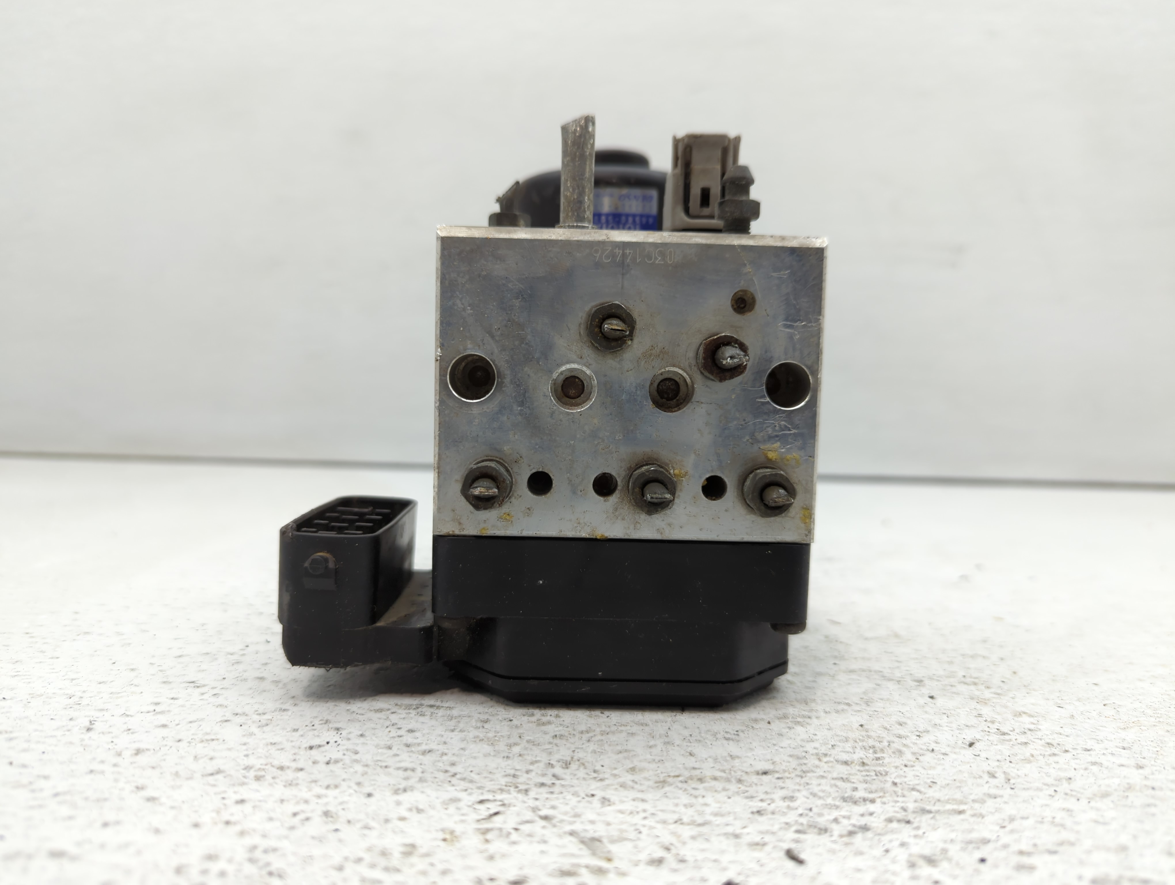 Picture of 2001-2004 Lexus Ls430 Abs Pump Control Module 523557