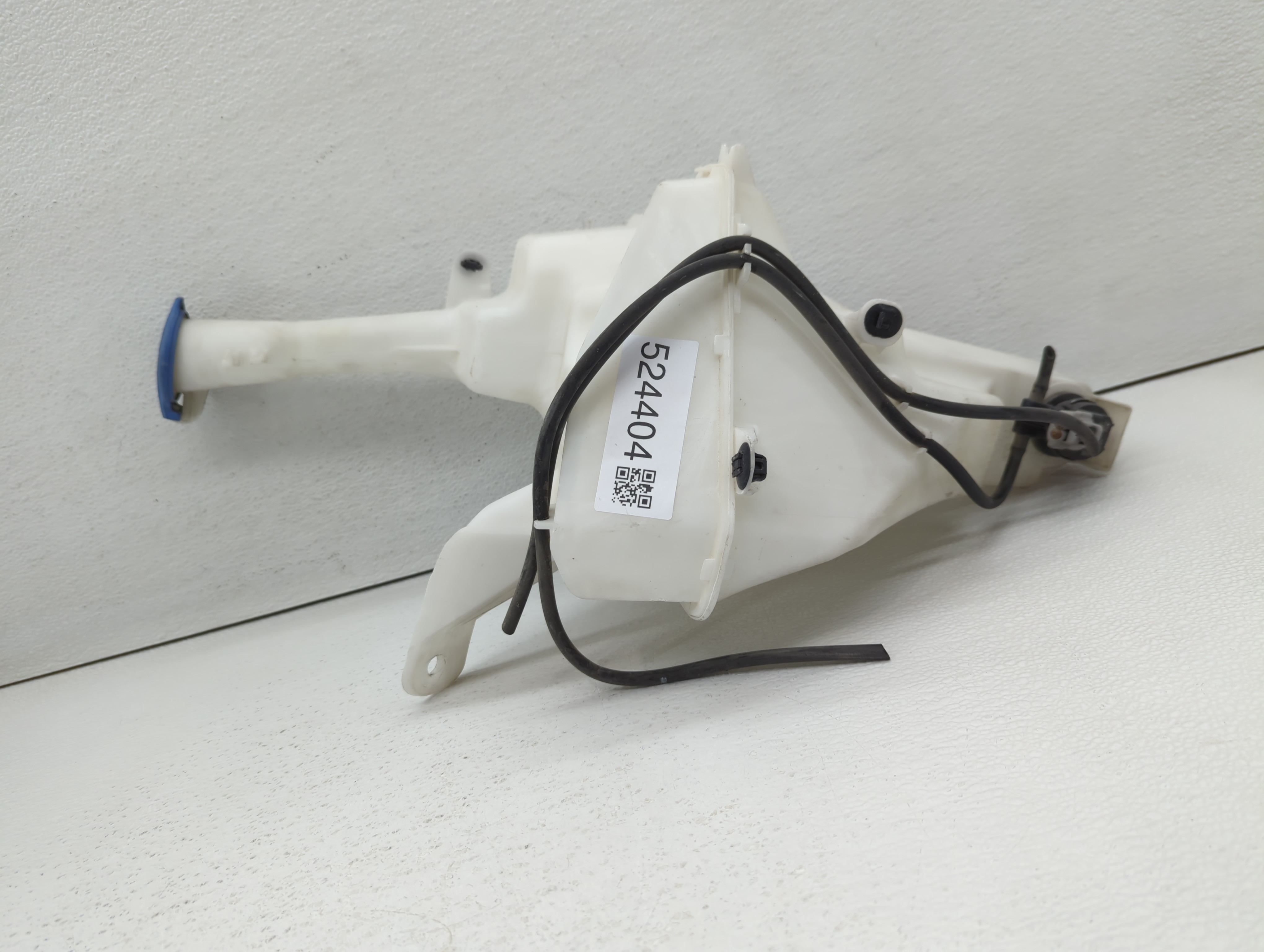 Picture of 2014-2019 Kia Soul Windshield Washer Fluid Reservoir Bottle Oem 524404