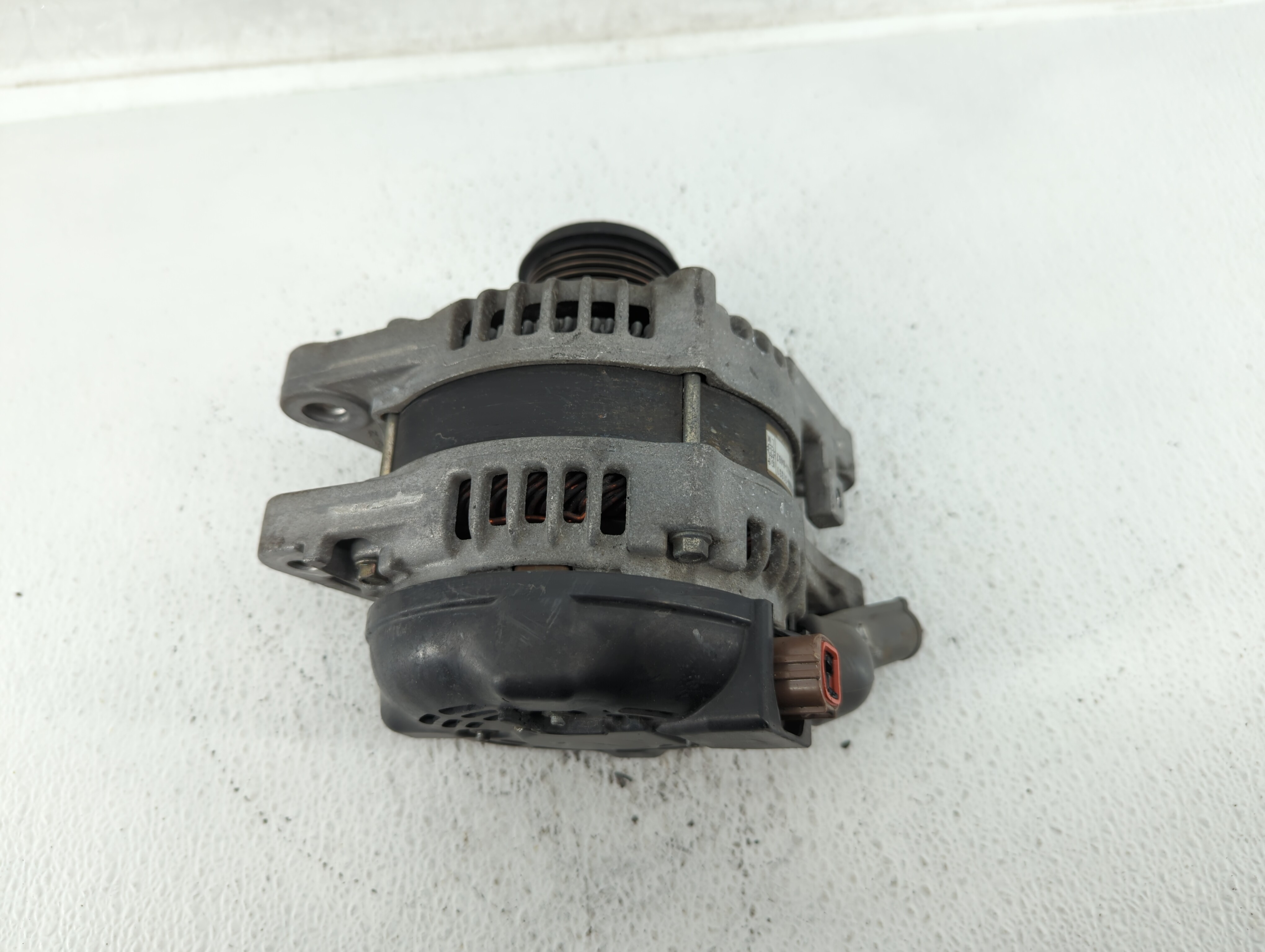 Picture of 2010-2018 Lexus Es350 Alternator Generator Charging Assembly Engine Oem 526384