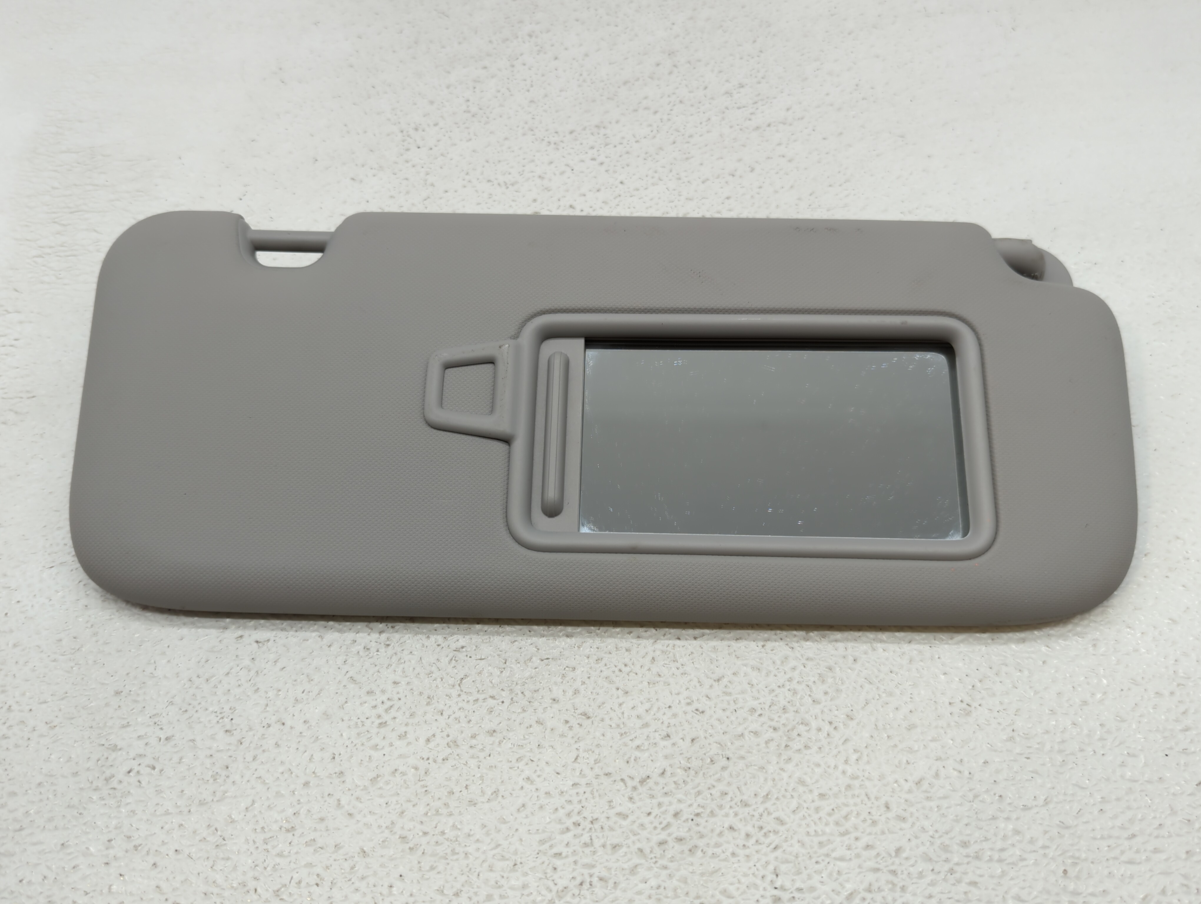 Picture of 2021-2022 Hyundai Elantra Passenger Sun Visor Mirror Right Sunvisor 527183