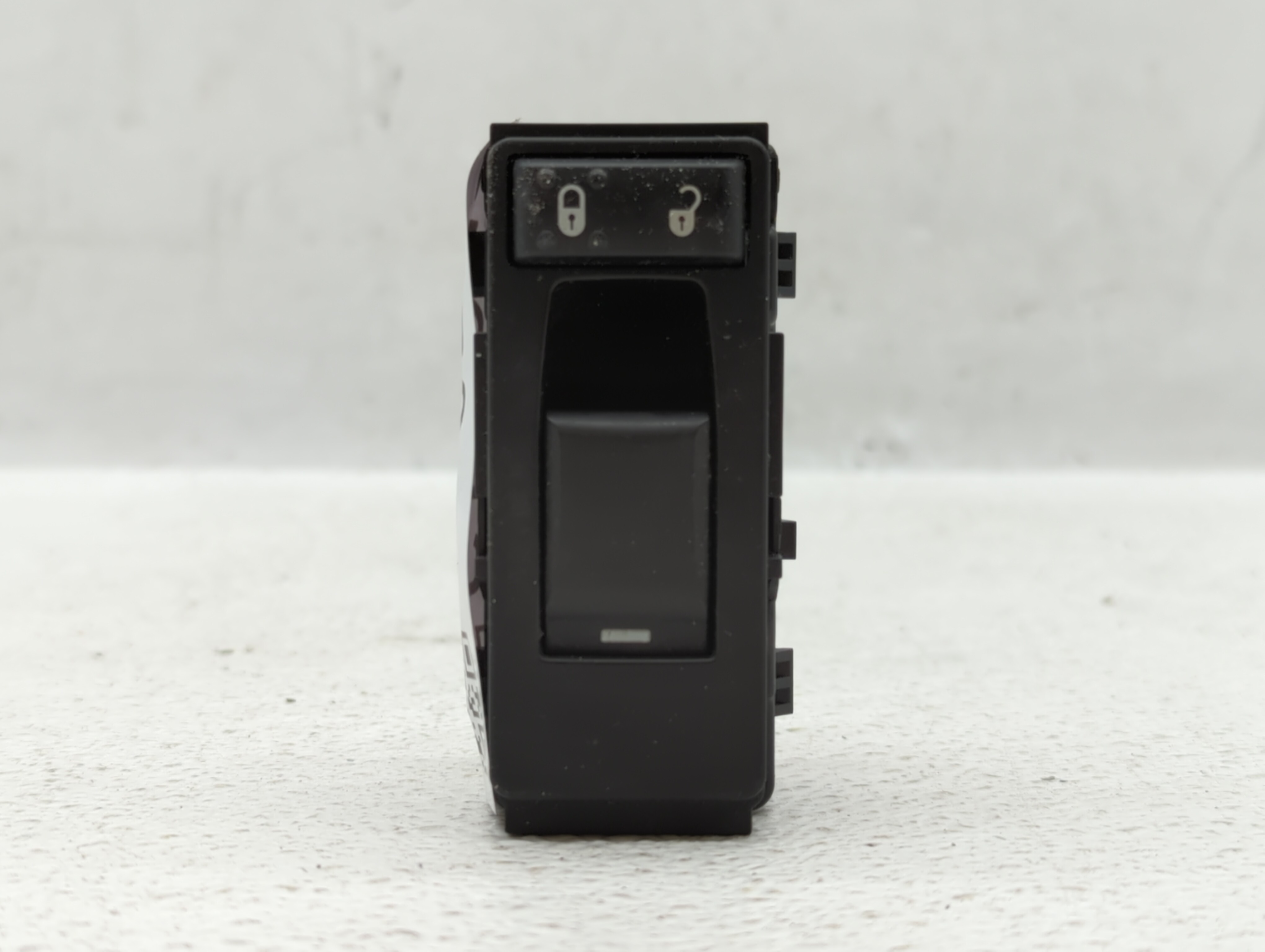 2007-2010 Chrysler 300 Driver Left Door Master Power Window Switch 529619 - Oemusedautoparts1.com