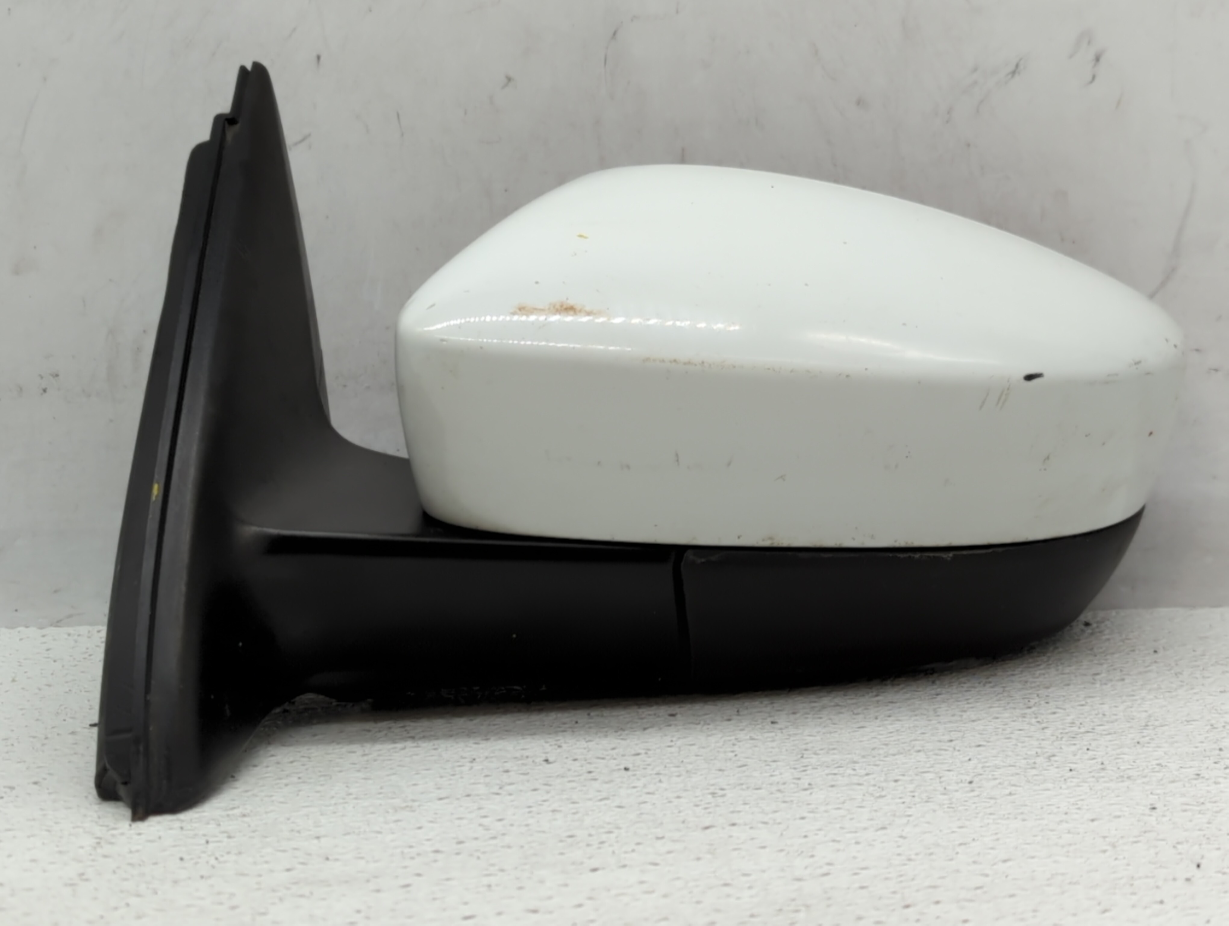 2015-2018 Volkswagen Jetta Driver Left Side View Power Door Mirror White 530872 - Oemusedautoparts1.com