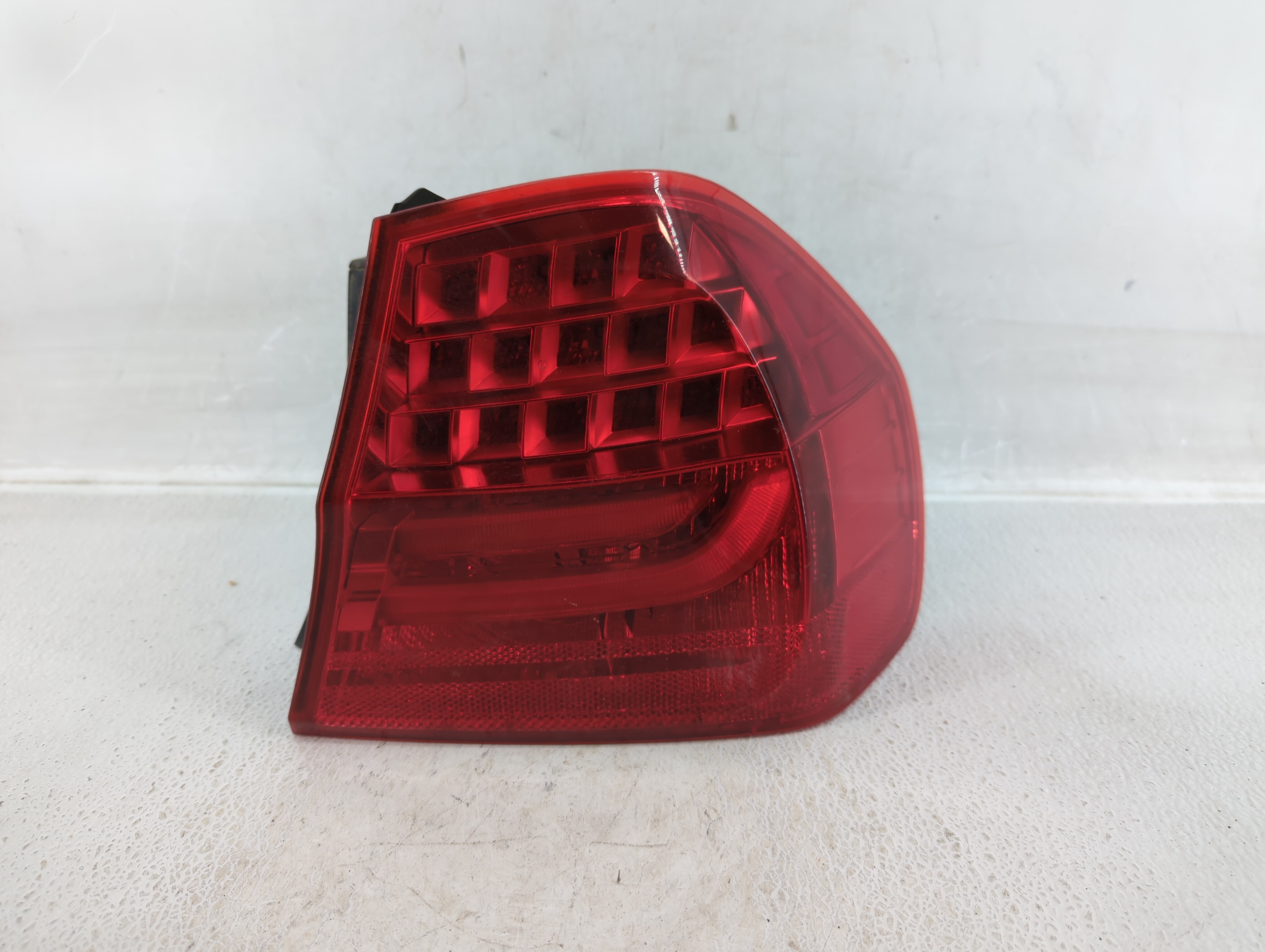 Picture of 2011 Bmw 328i Driver Left Side Tail Light Taillight Oem 530988