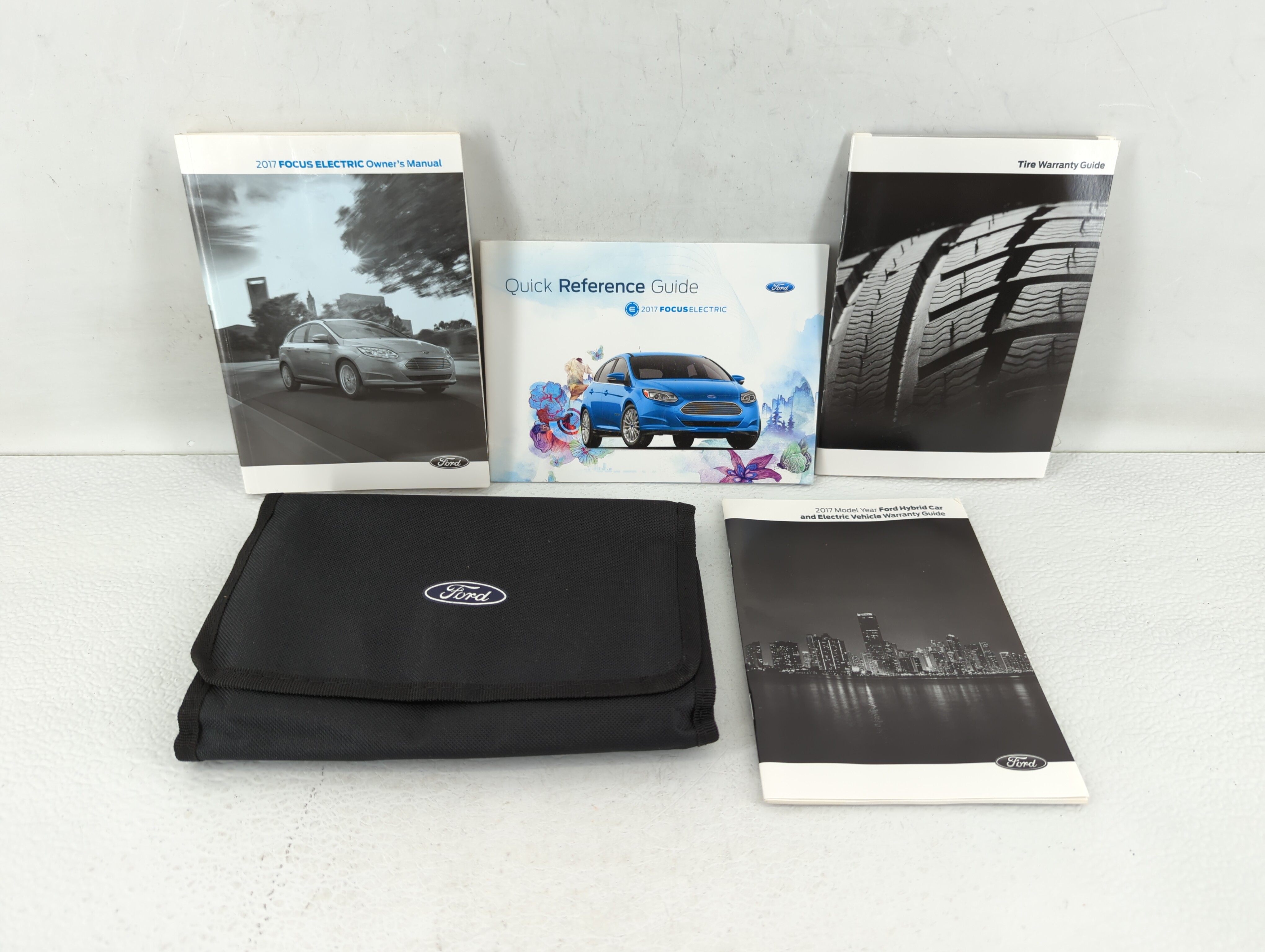 2017 Ford Focus Owners Manual Book Guide 531715 - Oemusedautoparts1.com